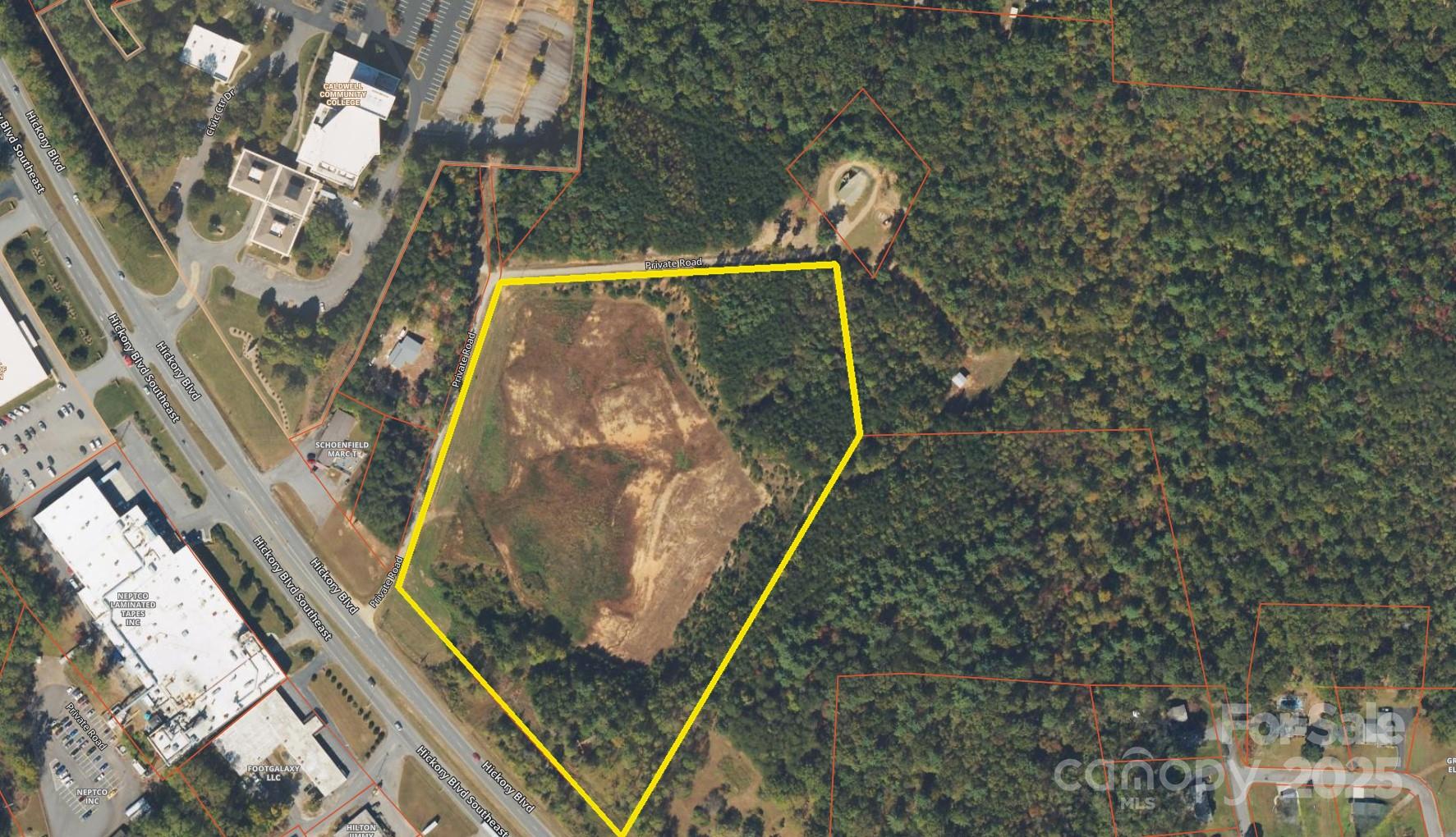 2055 Hickory Boulevard Property Photo 2