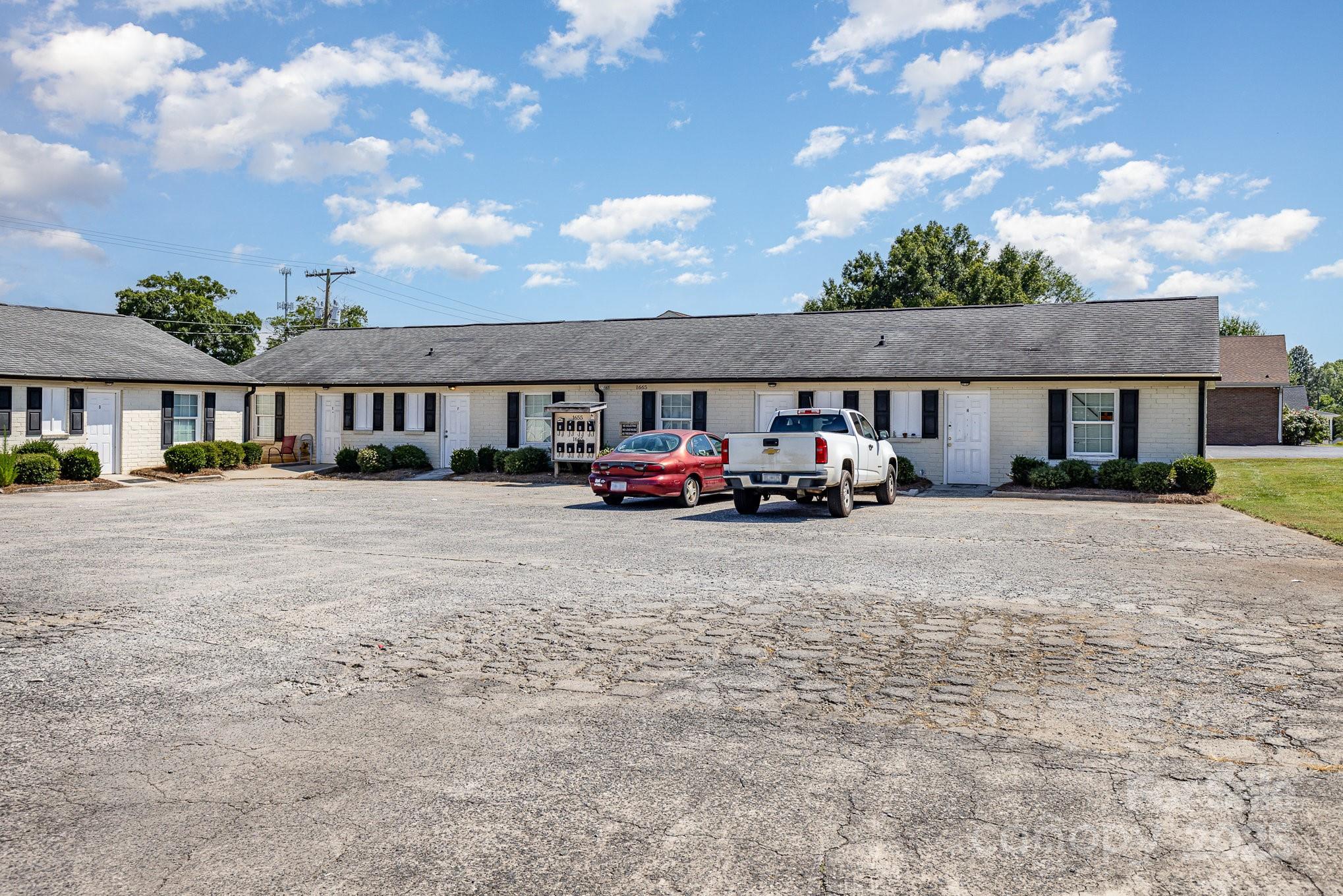 1655 N Webb Street Property Photo