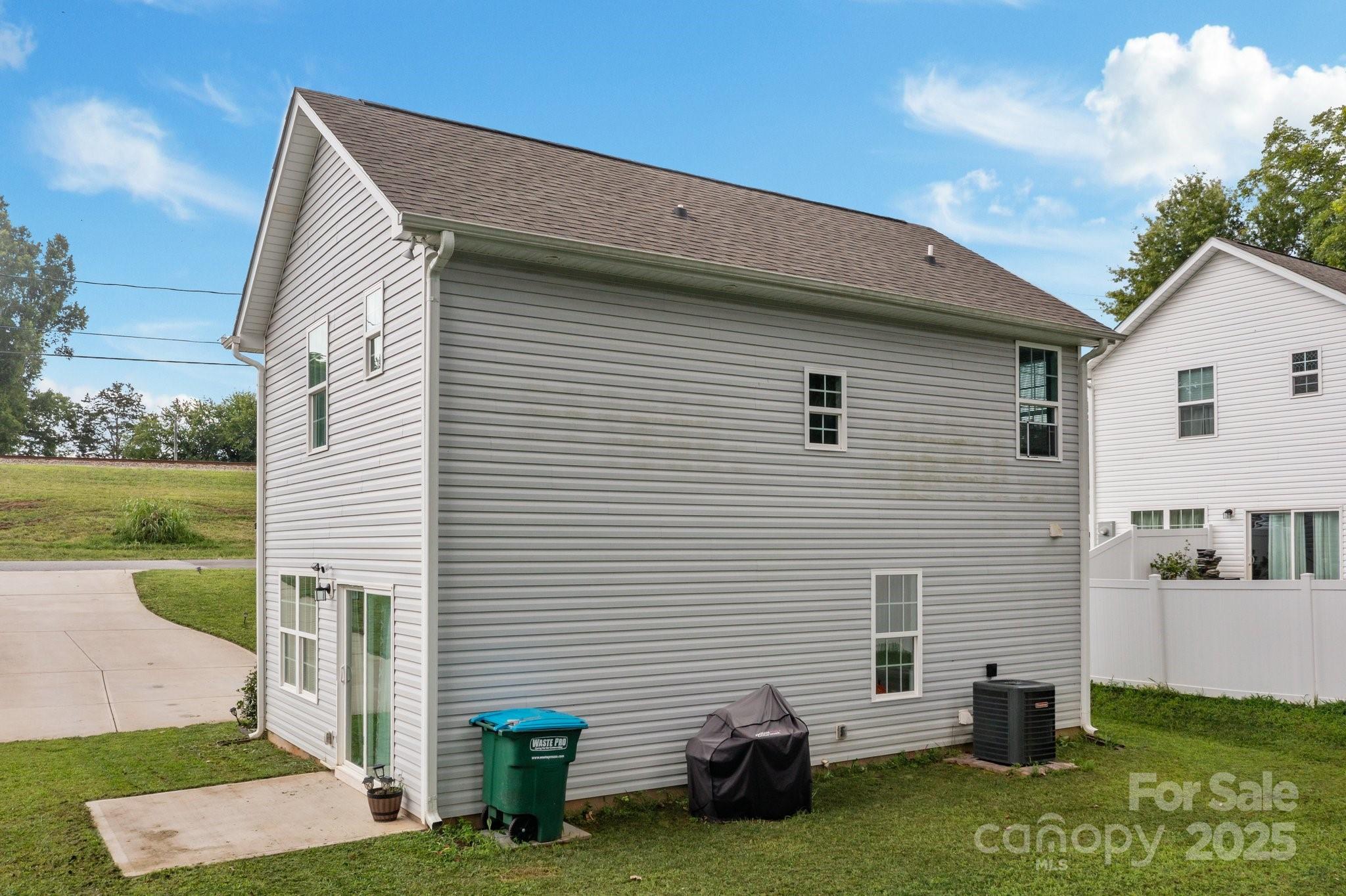 818 W Carolina Avenue Property Photo 6