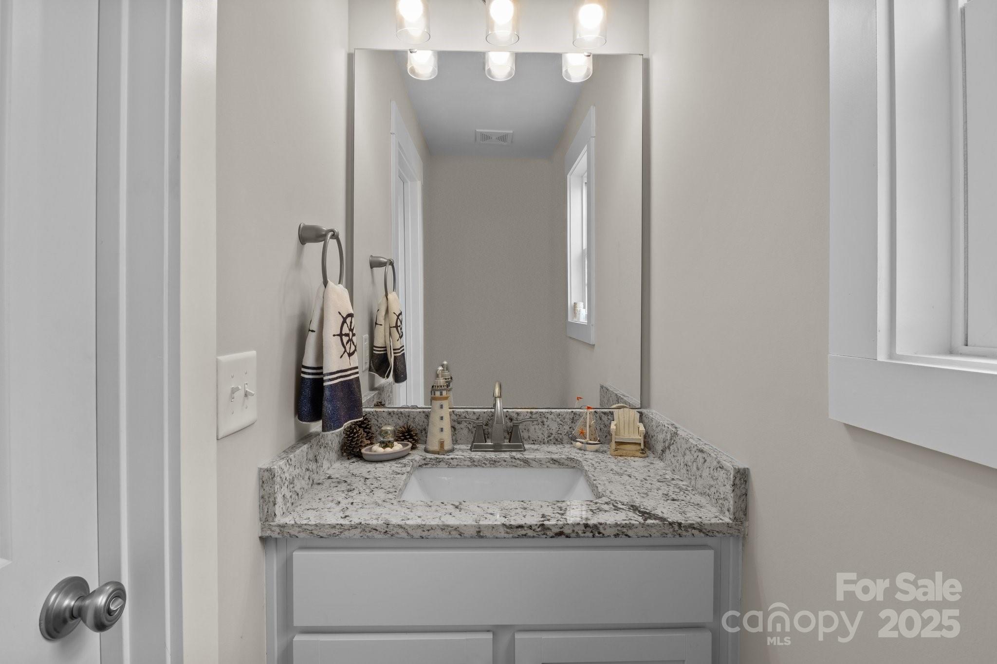 818 W Carolina Avenue Property Photo 23