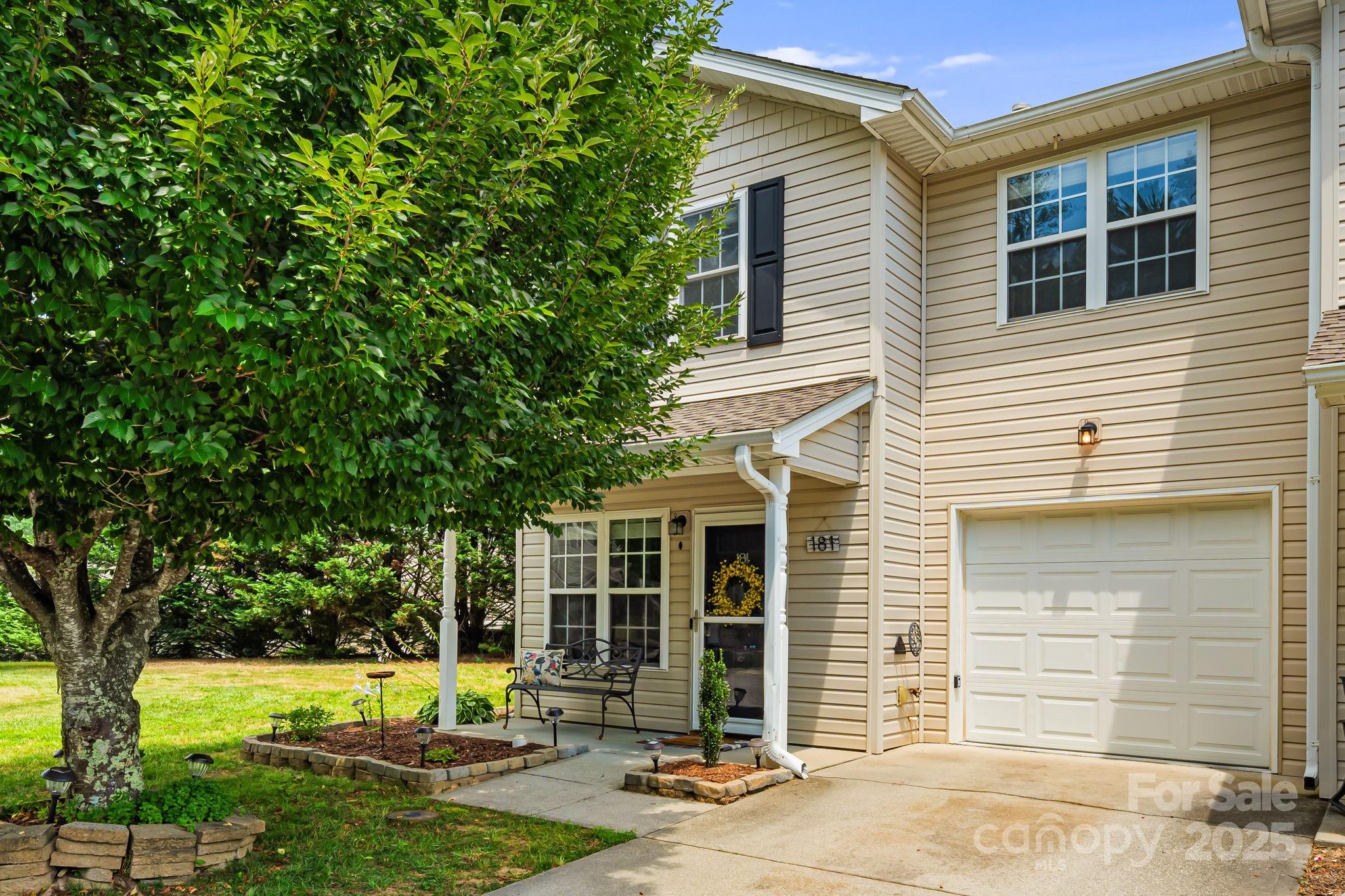 181 Farington Circle Property Photo 2