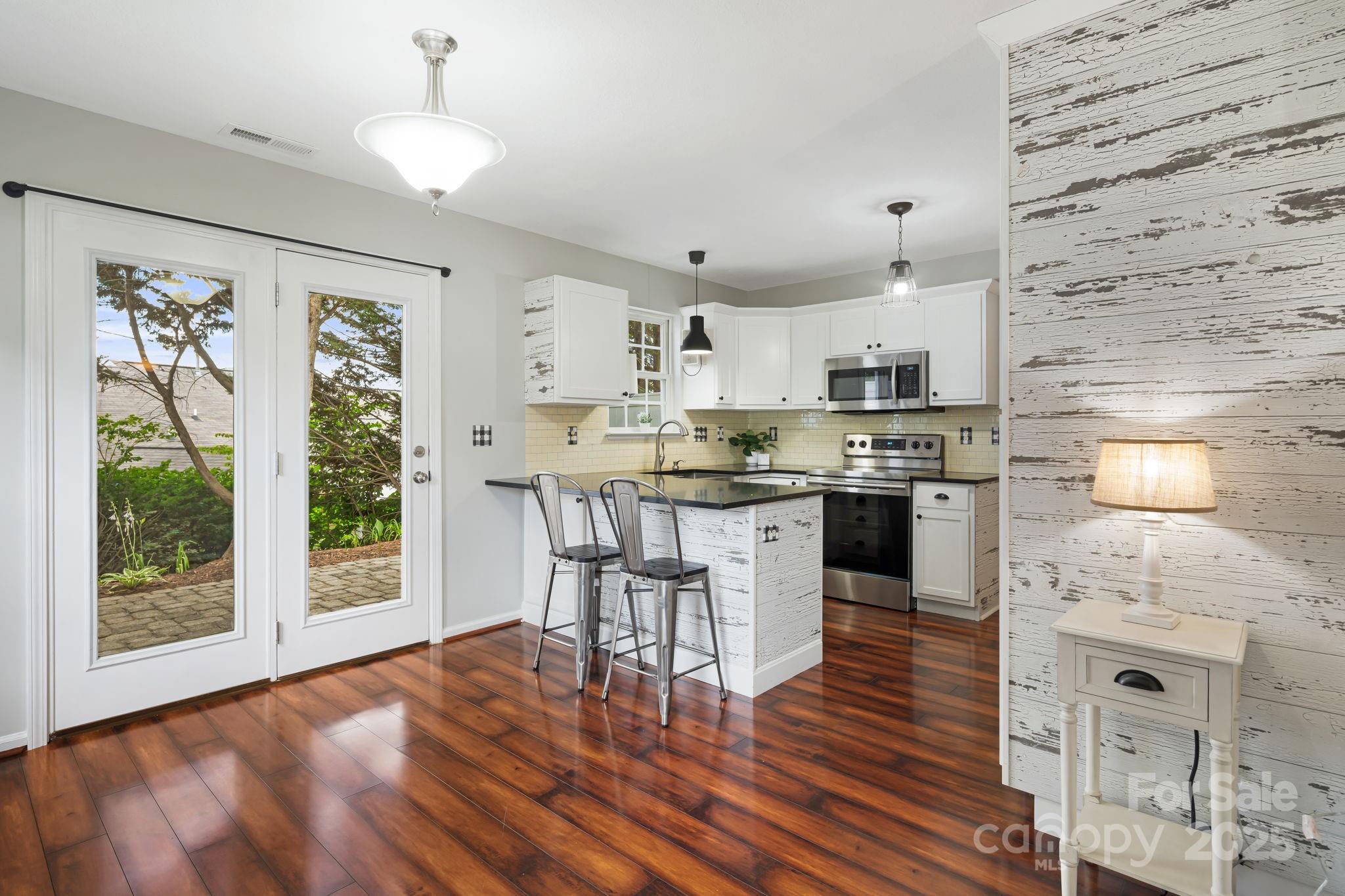 181 Farington Circle Property Photo 8