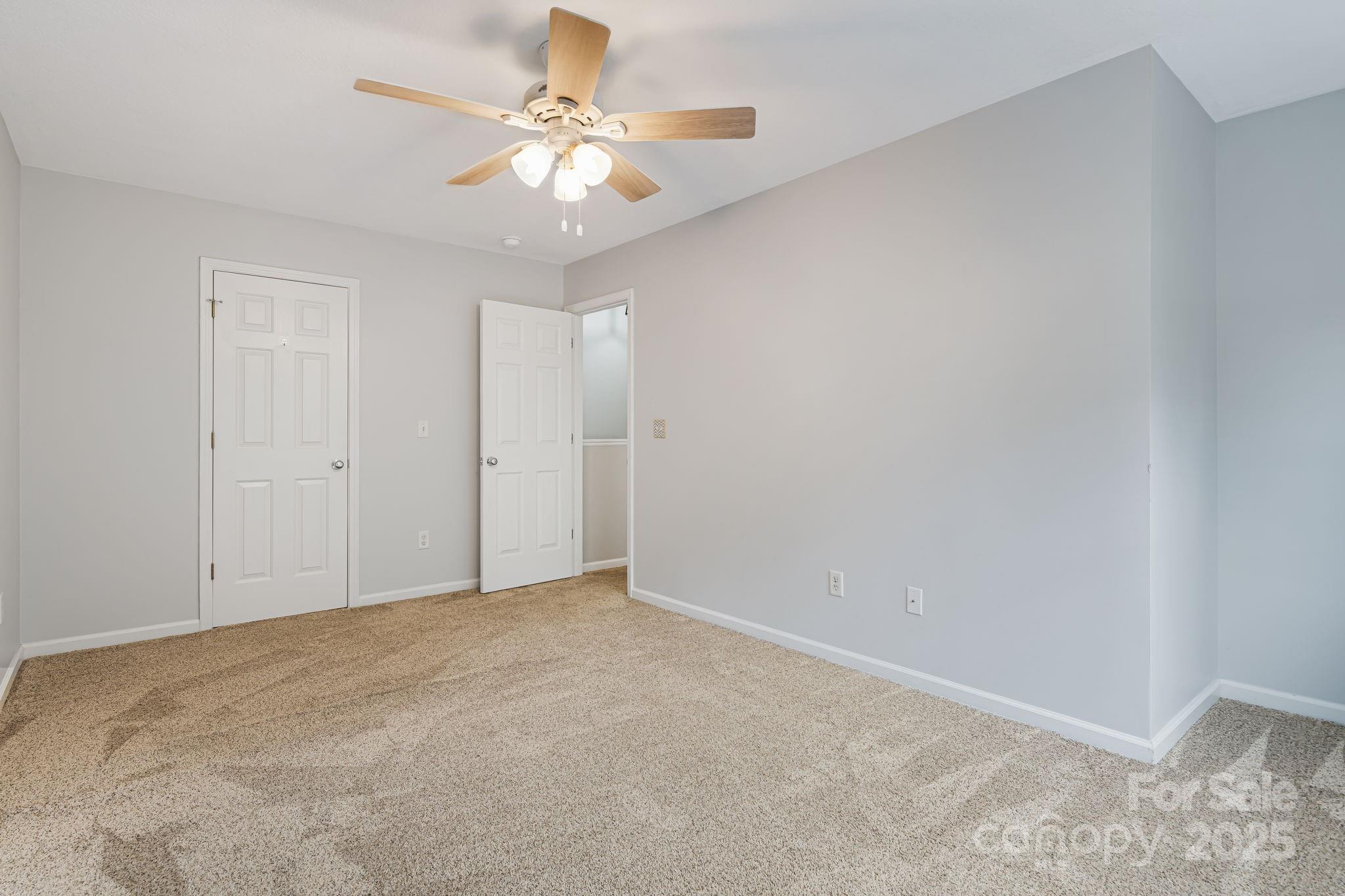 181 Farington Circle Property Photo 18