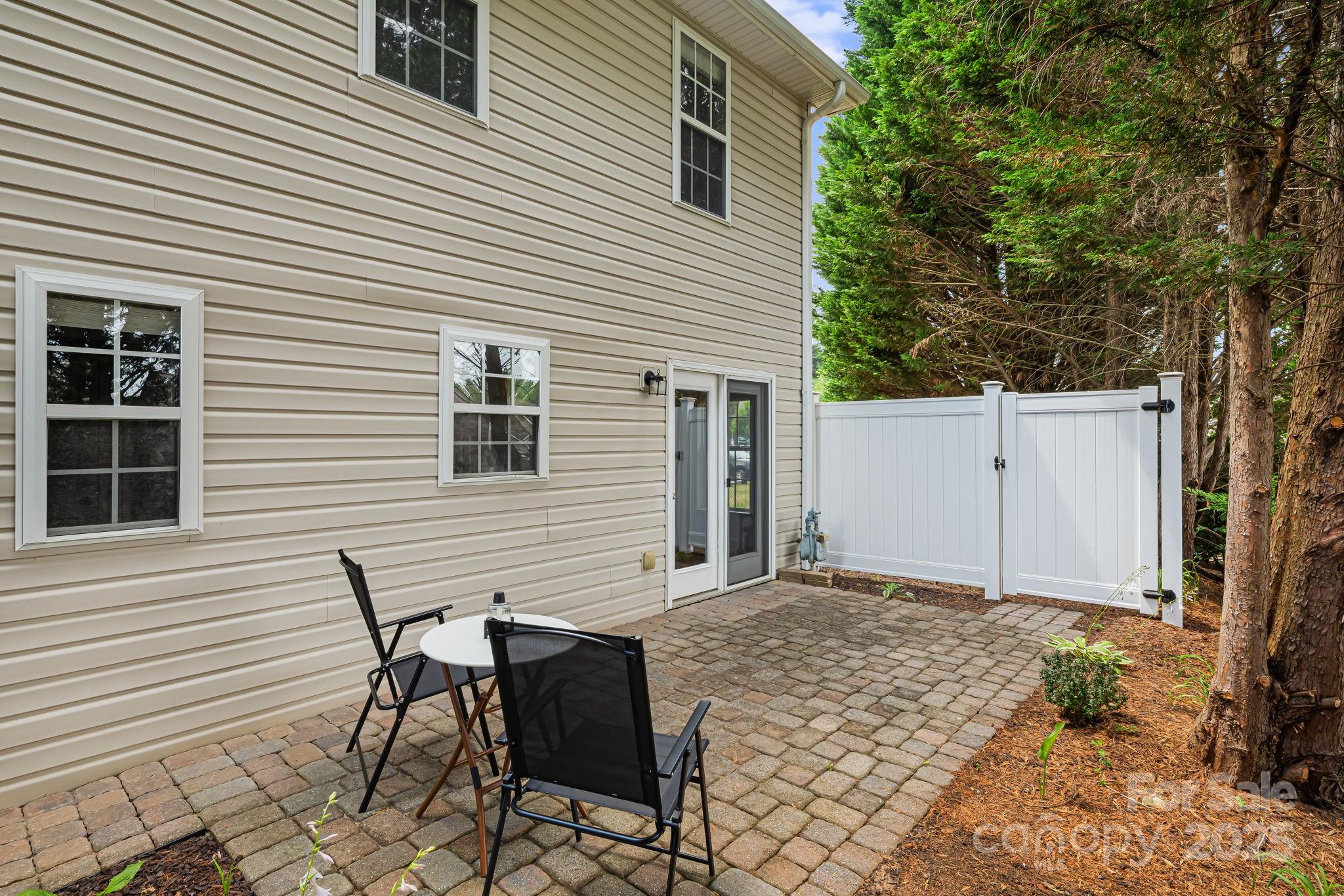 181 Farington Circle Property Photo 26