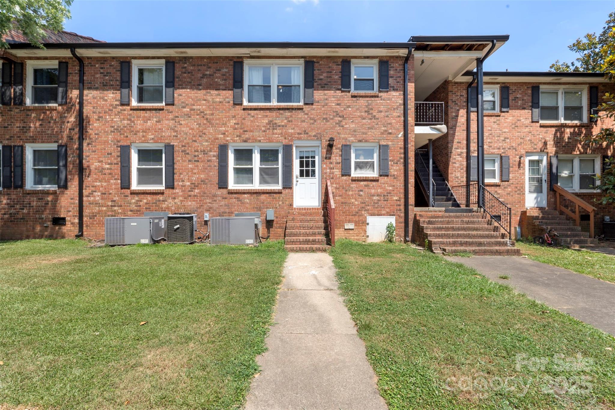 718 E Maple Avenue F Property Photo 2