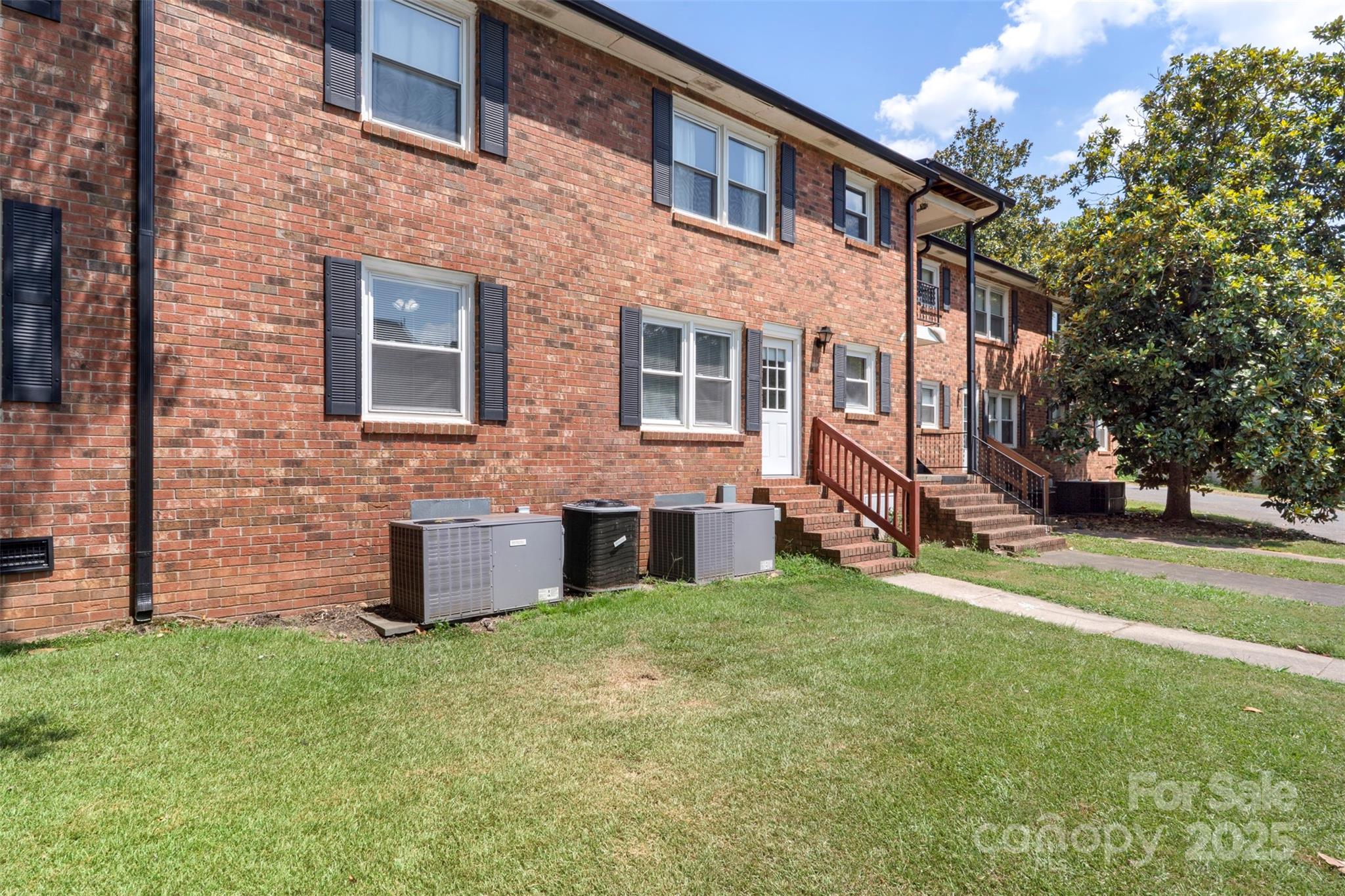 718 E Maple Avenue F Property Photo 4