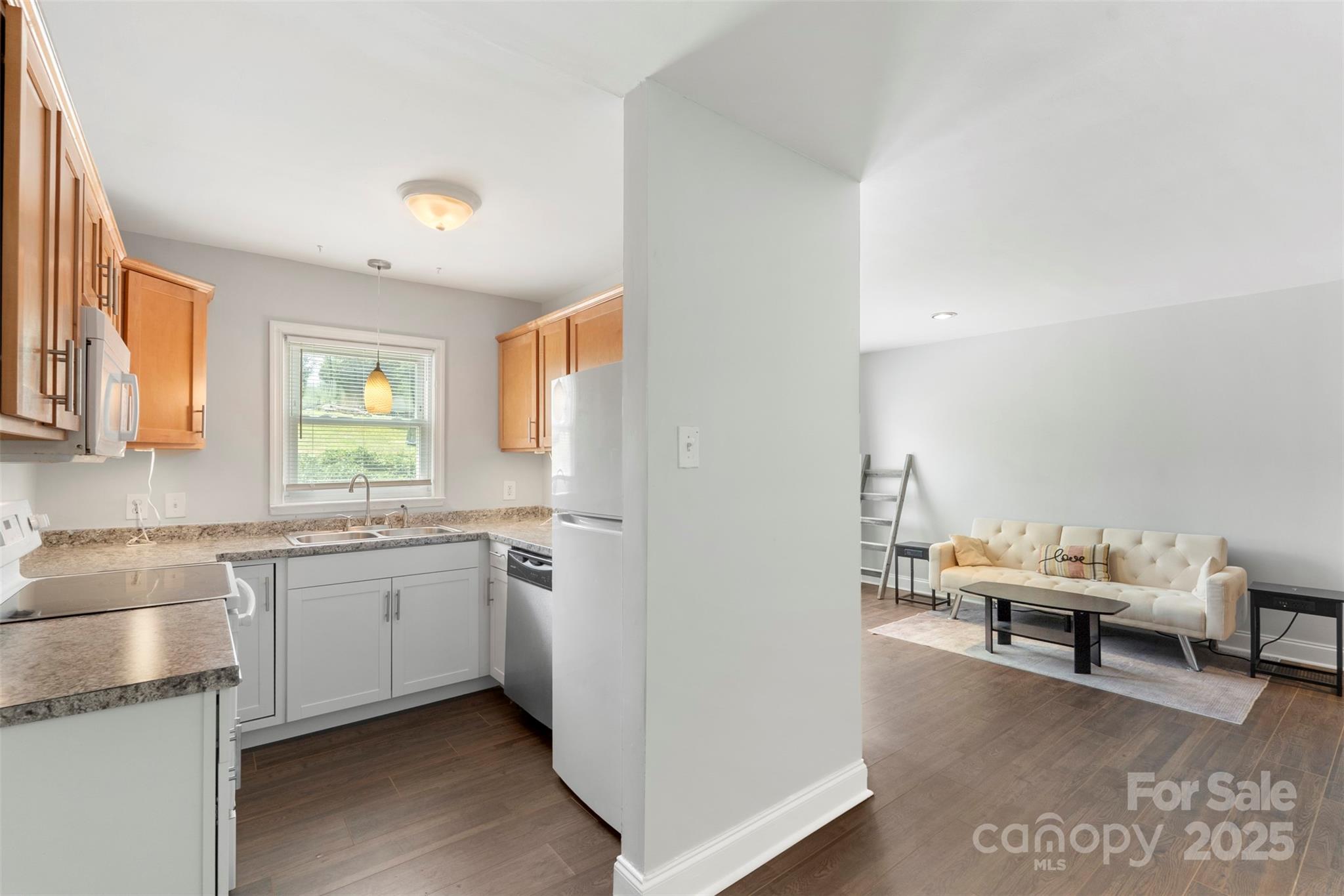 718 E Maple Avenue F Property Photo 10