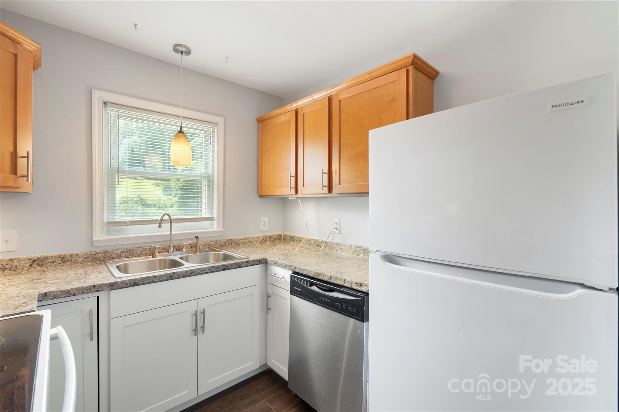 718 E Maple Avenue F Property Photo 13