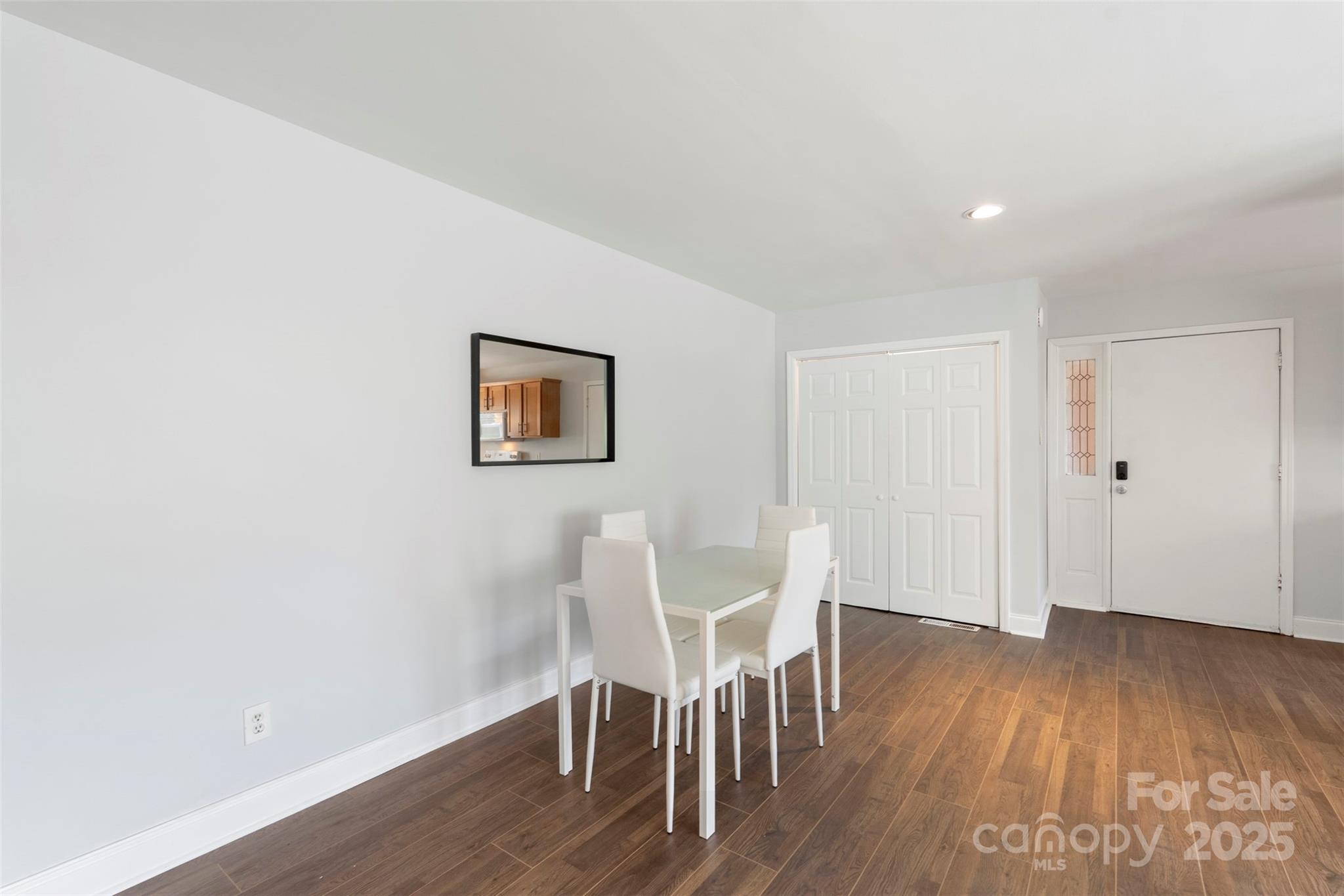 718 E Maple Avenue F Property Photo 16