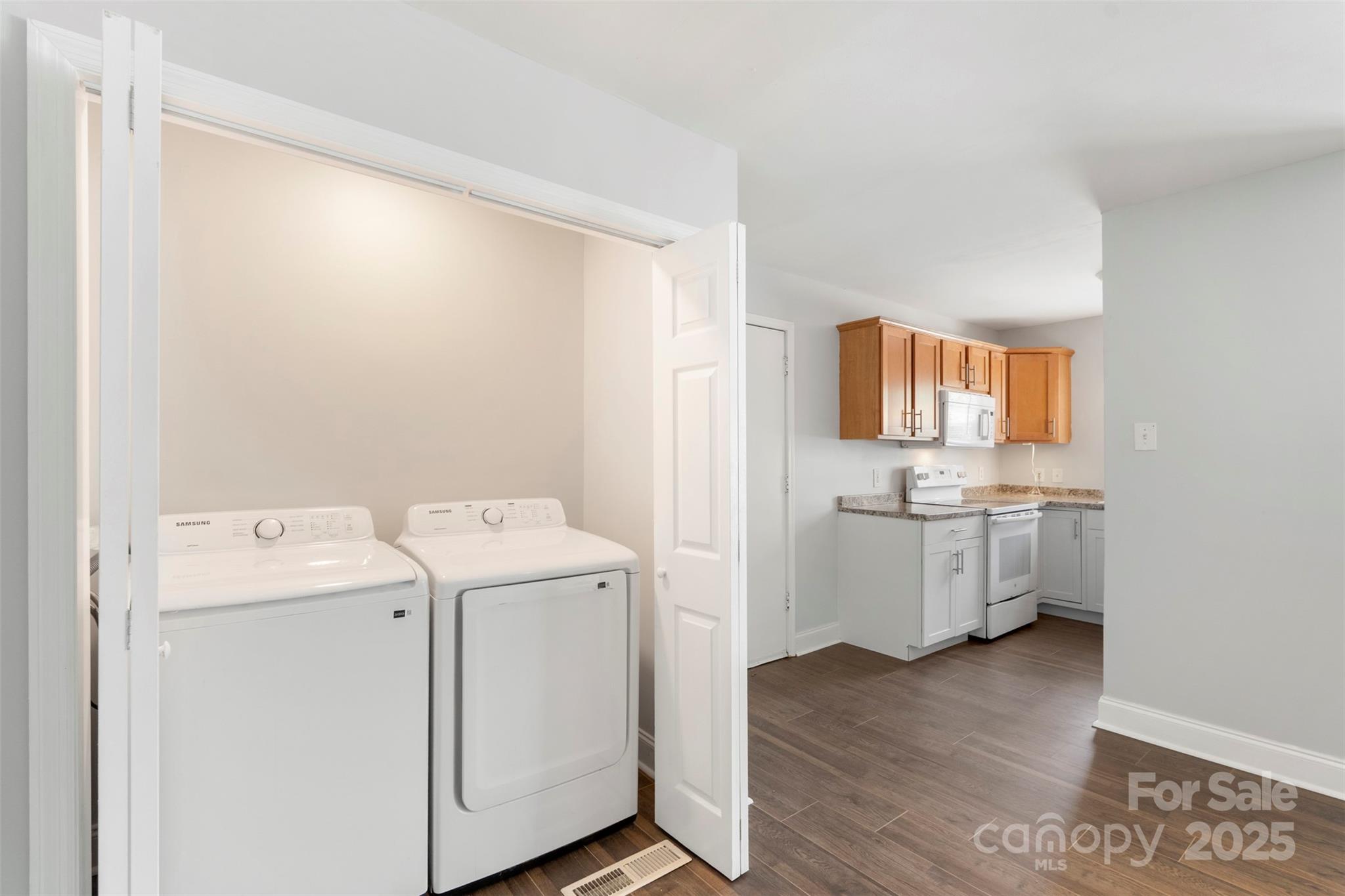 718 E Maple Avenue F Property Photo 18