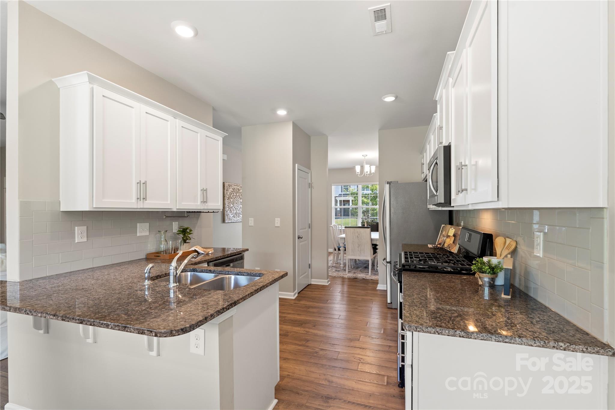 7025 Pennyroyal Way Property Photo 10