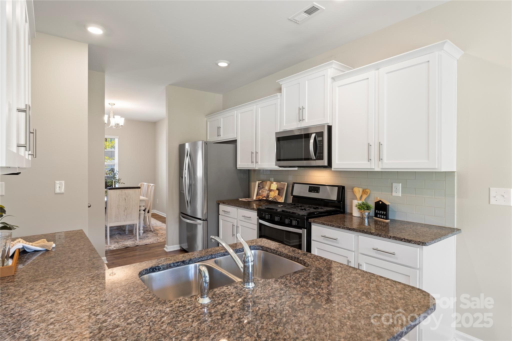 7025 Pennyroyal Way Property Photo 11