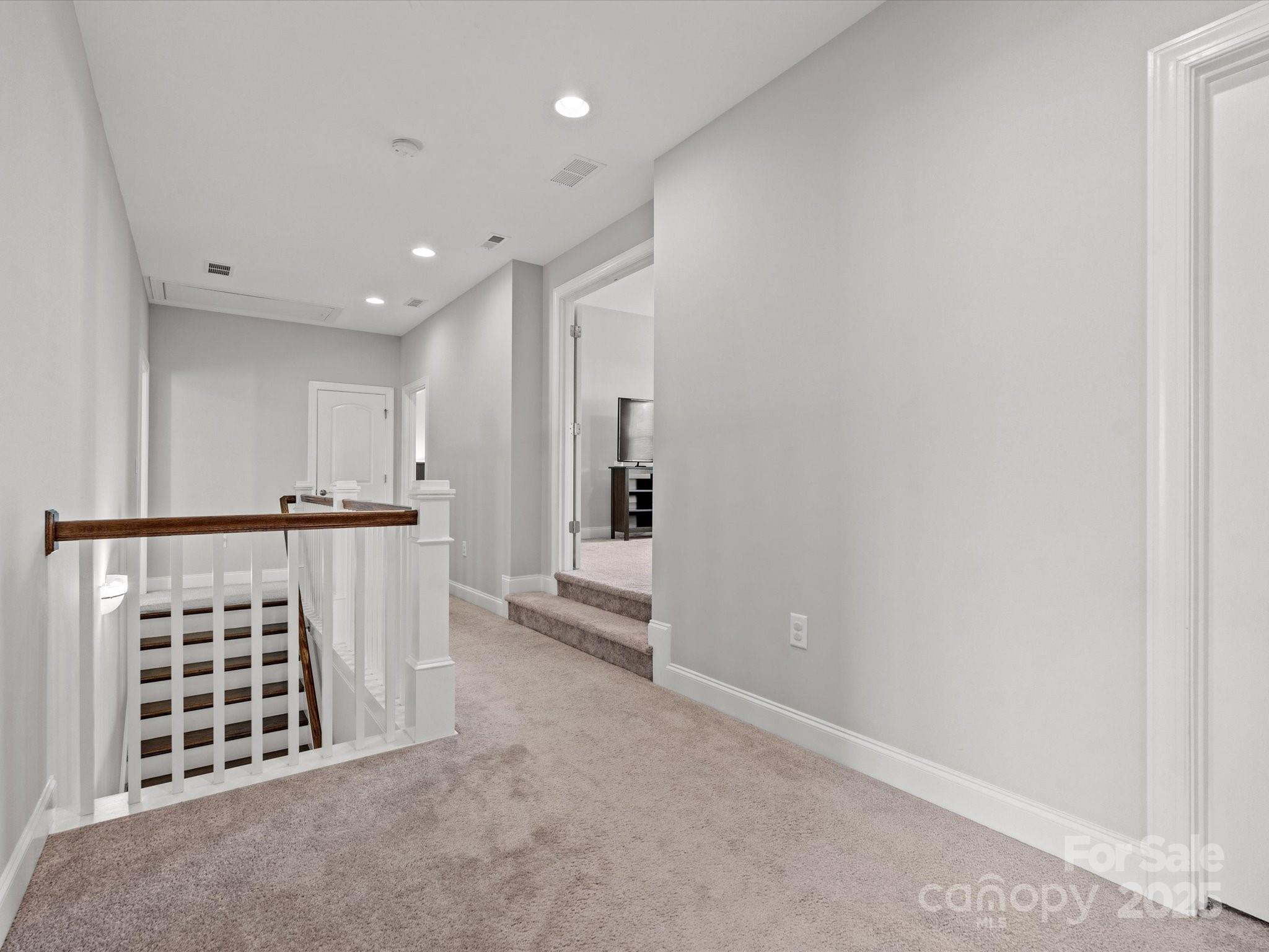 1020 Sterling Drive Property Photo 39