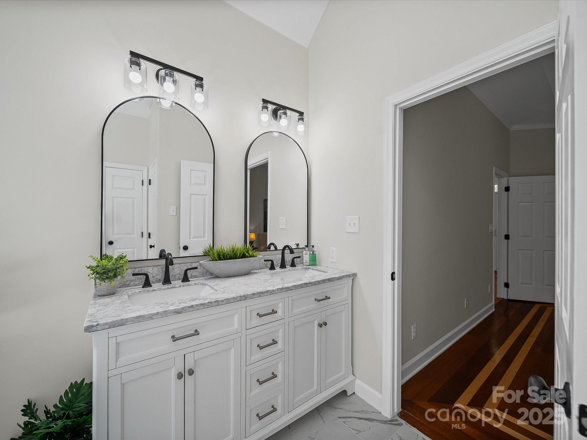 210 Wessex Way Property Photo 14