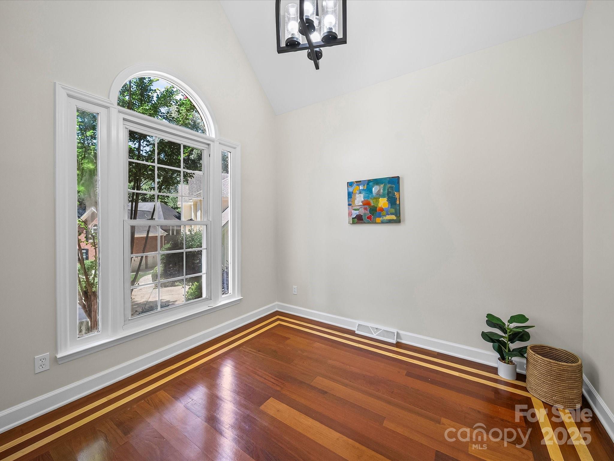 210 Wessex Way Property Photo 17