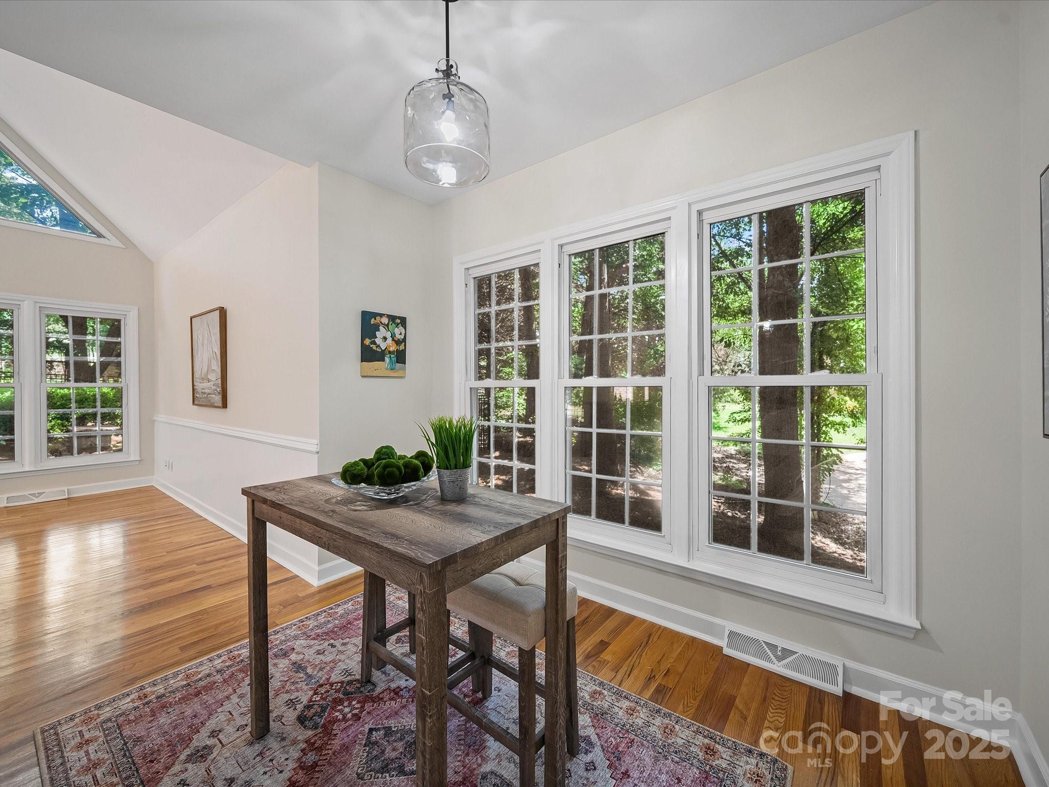 210 Wessex Way Property Photo 23
