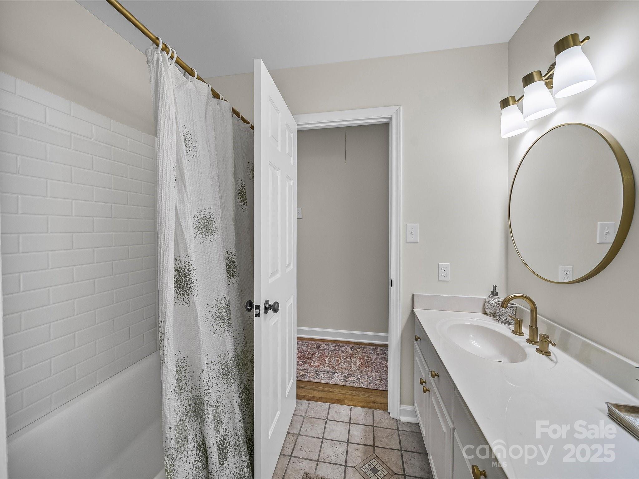 210 Wessex Way Property Photo 35