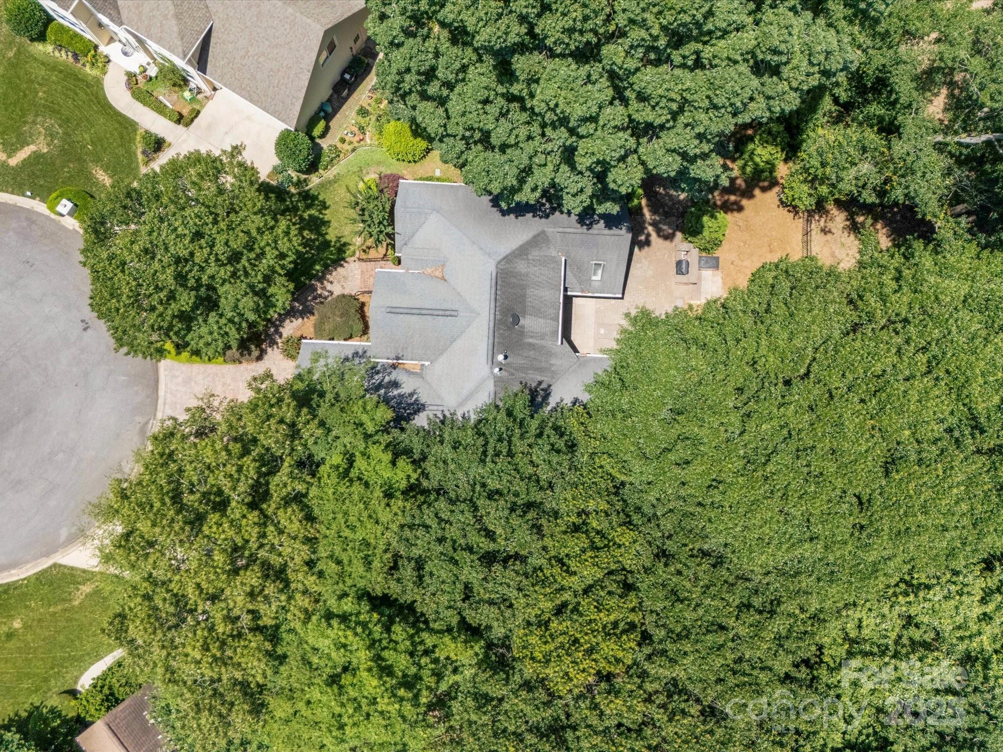 210 Wessex Way Property Photo 45