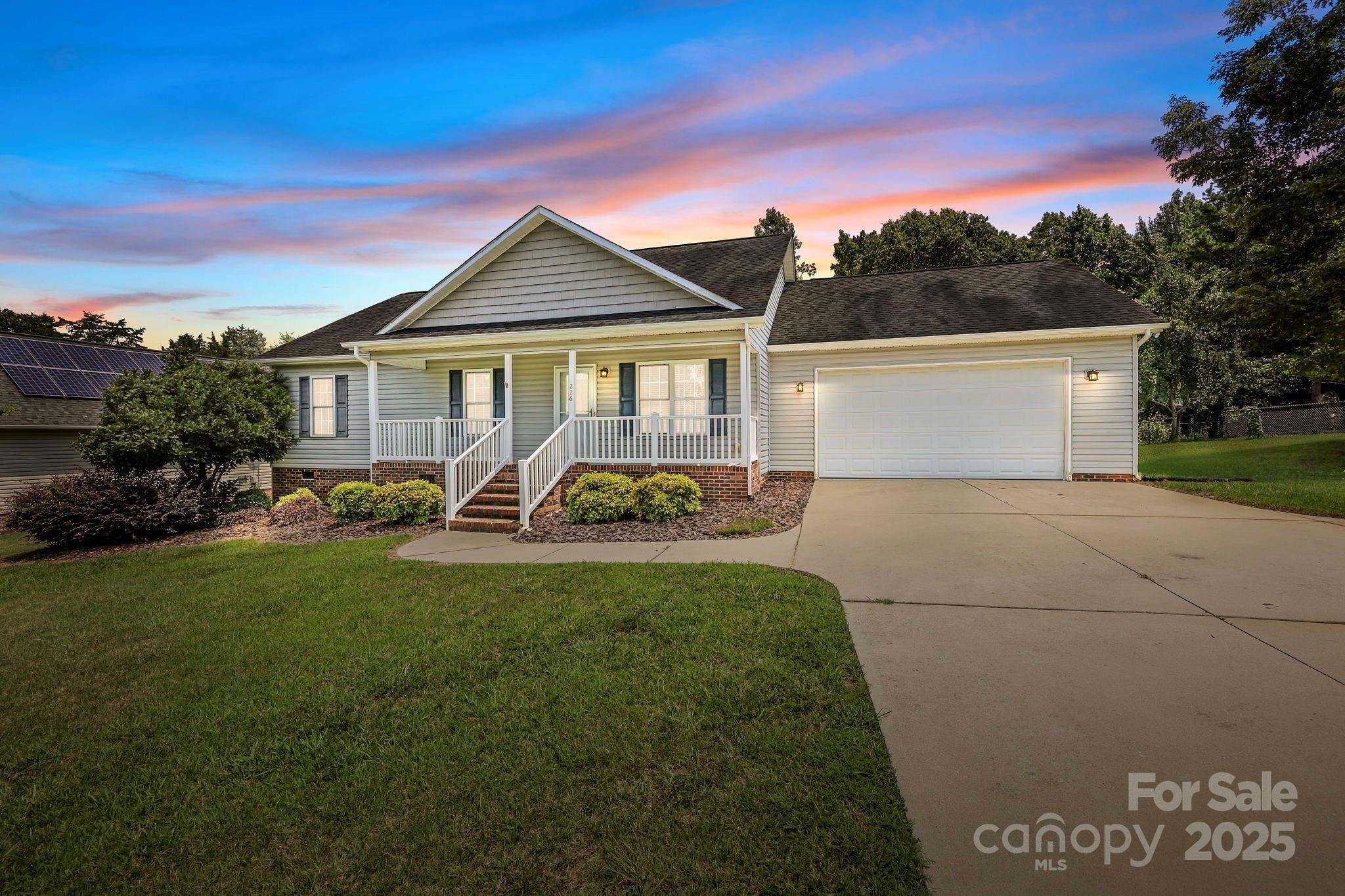 226 Brooks Farm Drive Property Photo 1