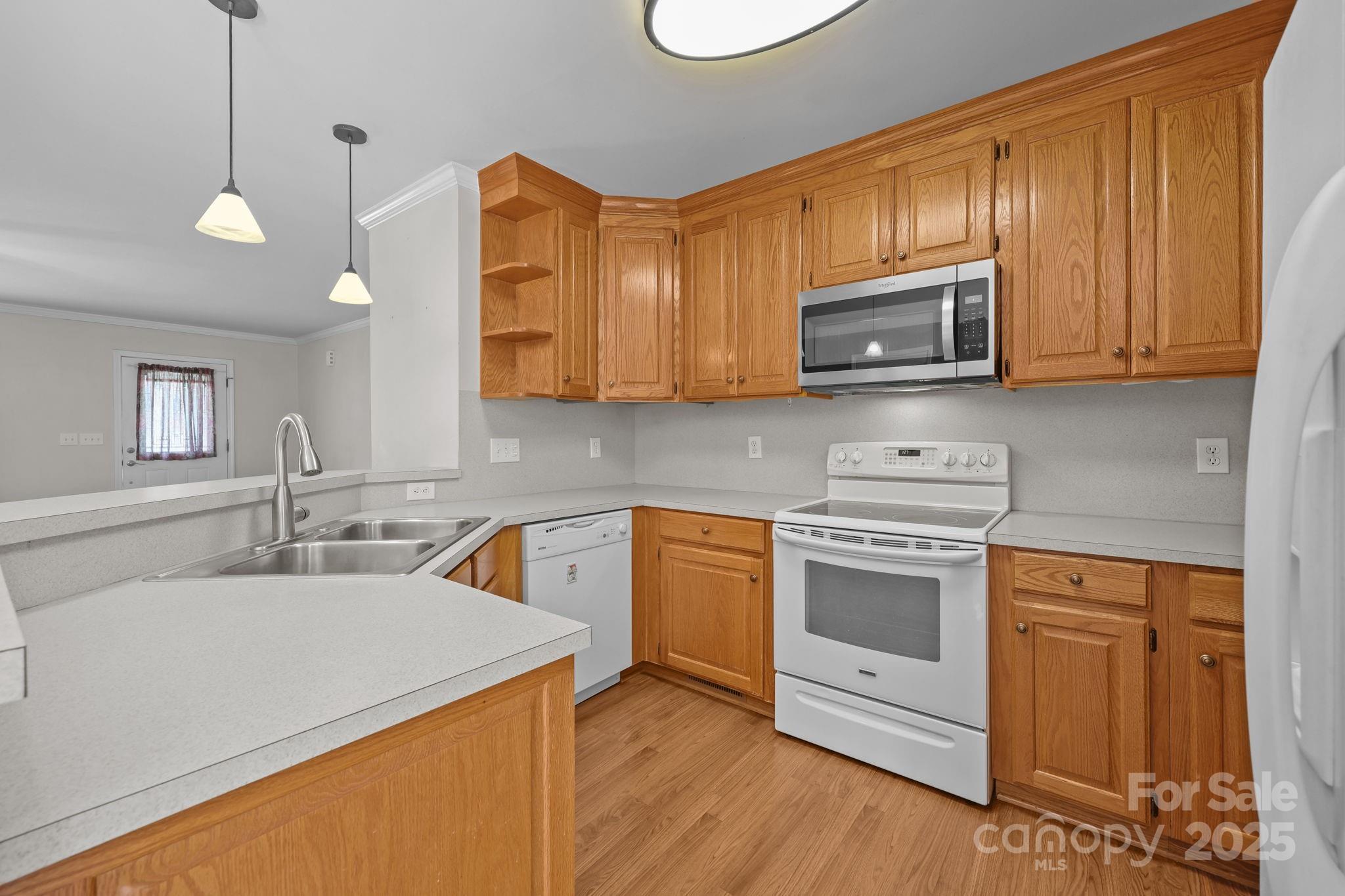 226 Brooks Farm Drive Property Photo 8