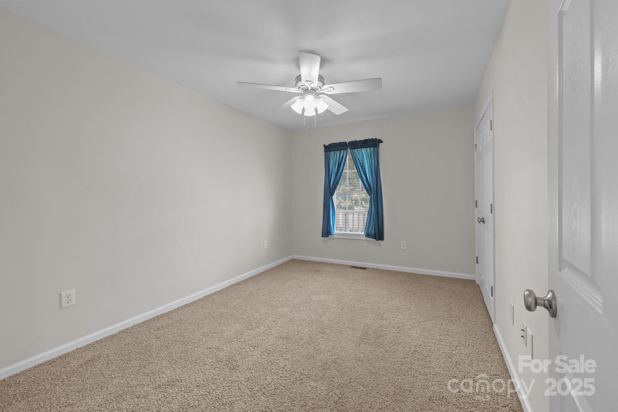 226 Brooks Farm Drive Property Photo 11