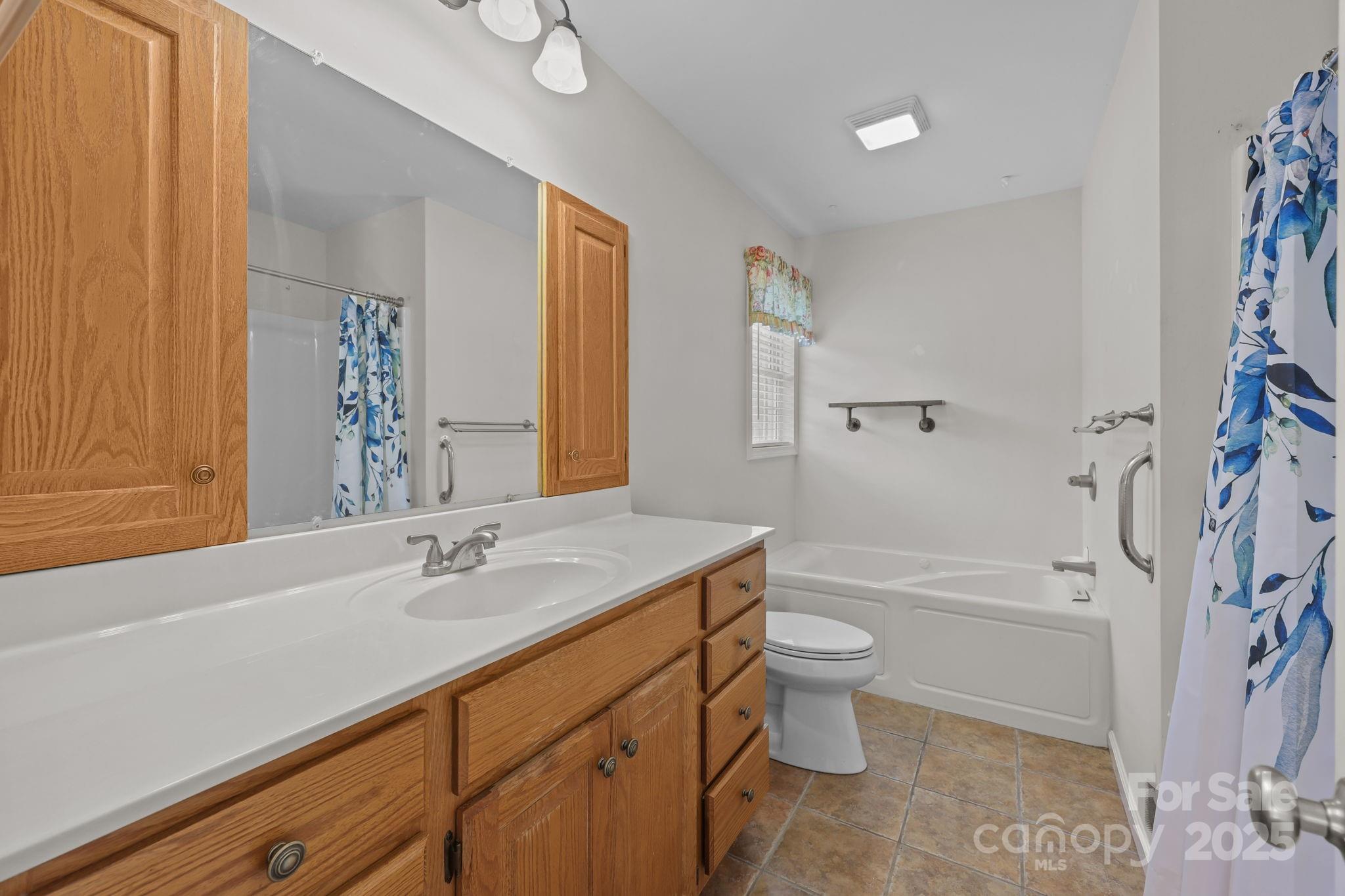 226 Brooks Farm Drive Property Photo 16