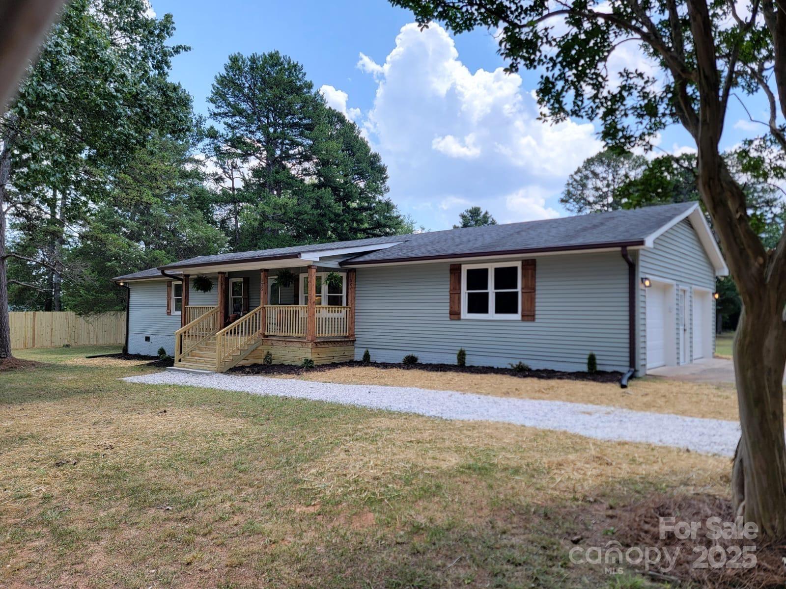 175 Pebble Drive Property Photo 1