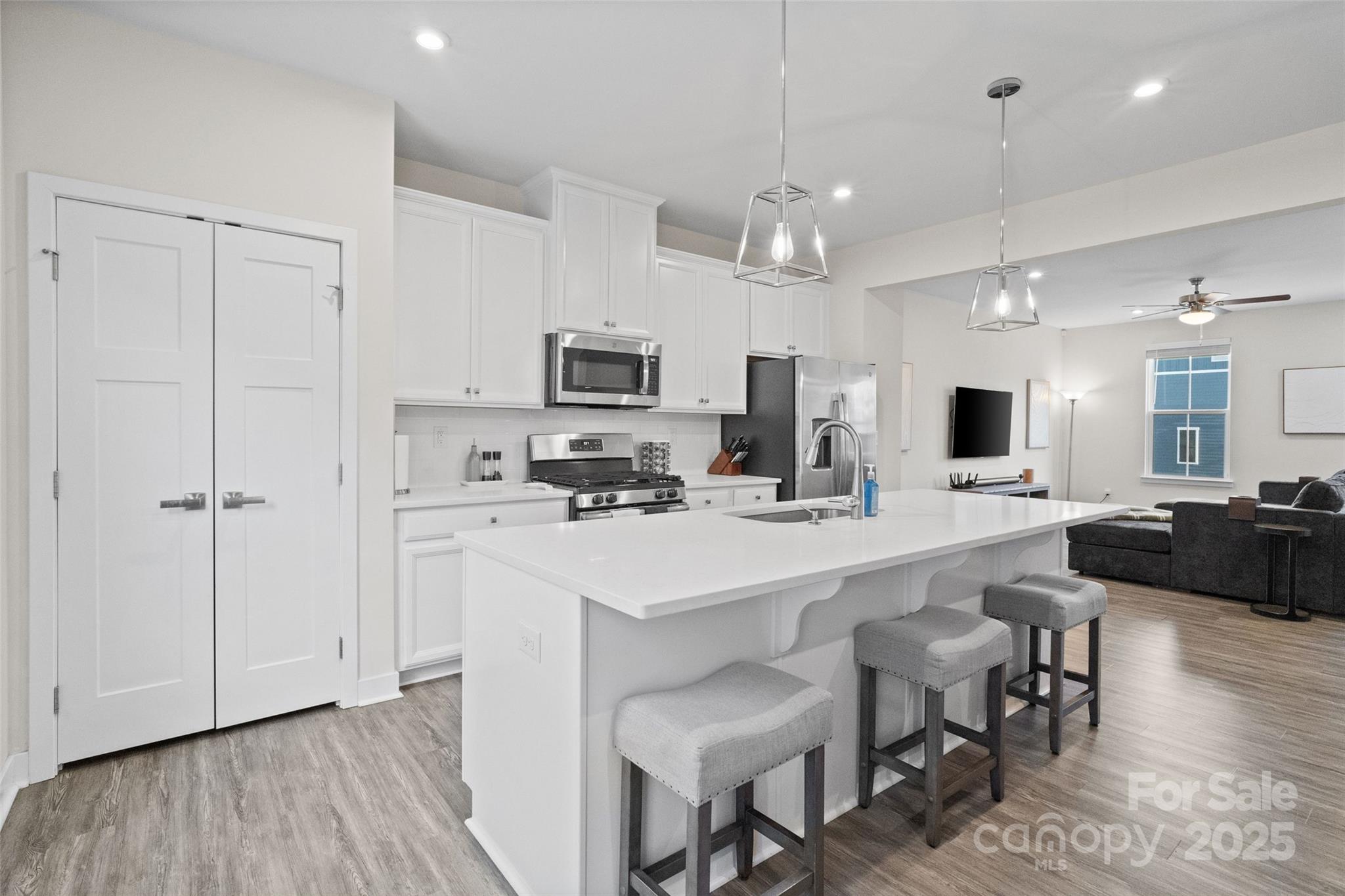 1217 Ashbury Street Property Photo 1