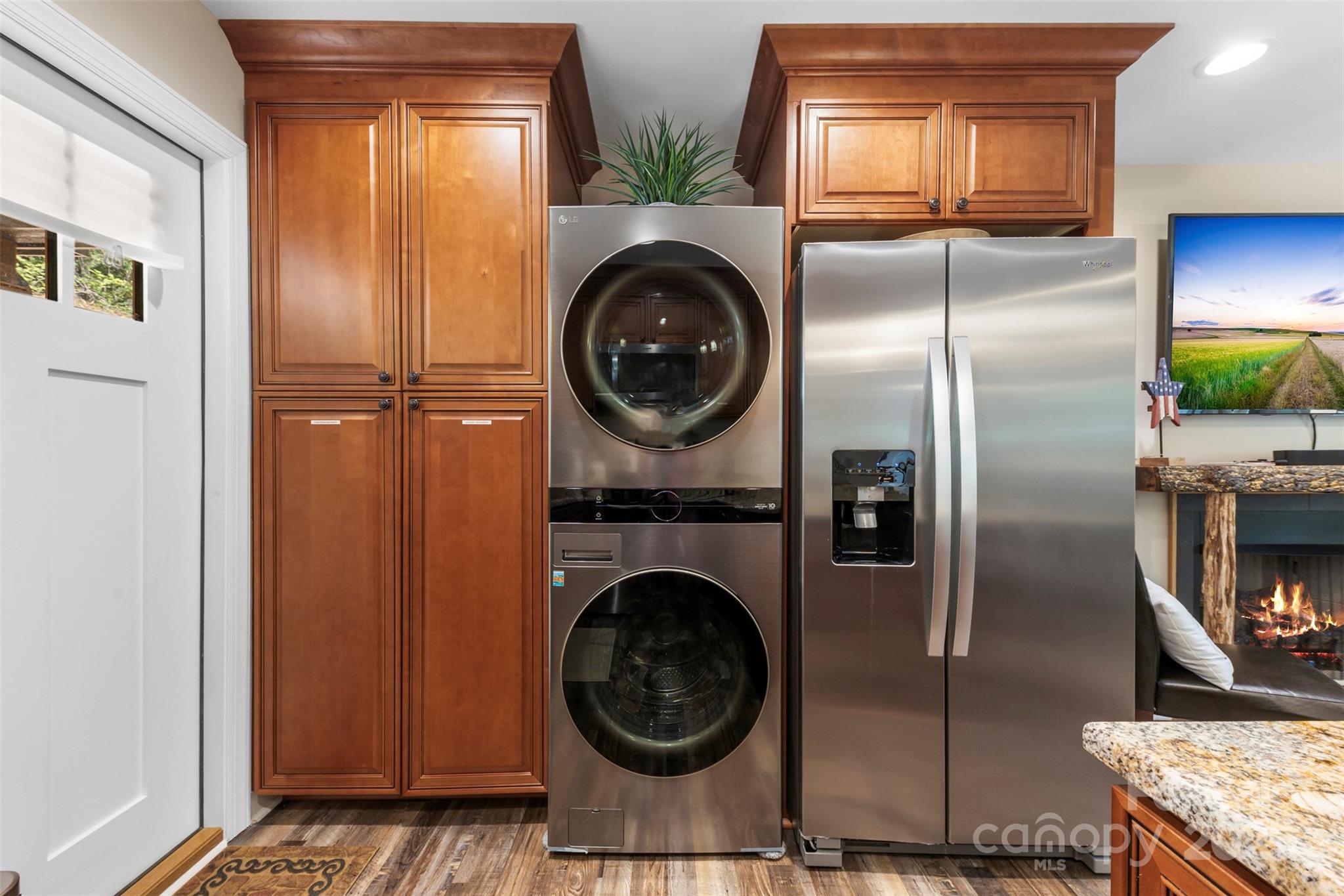 8333 Catawba Cove Drive 9 Property Photo 17