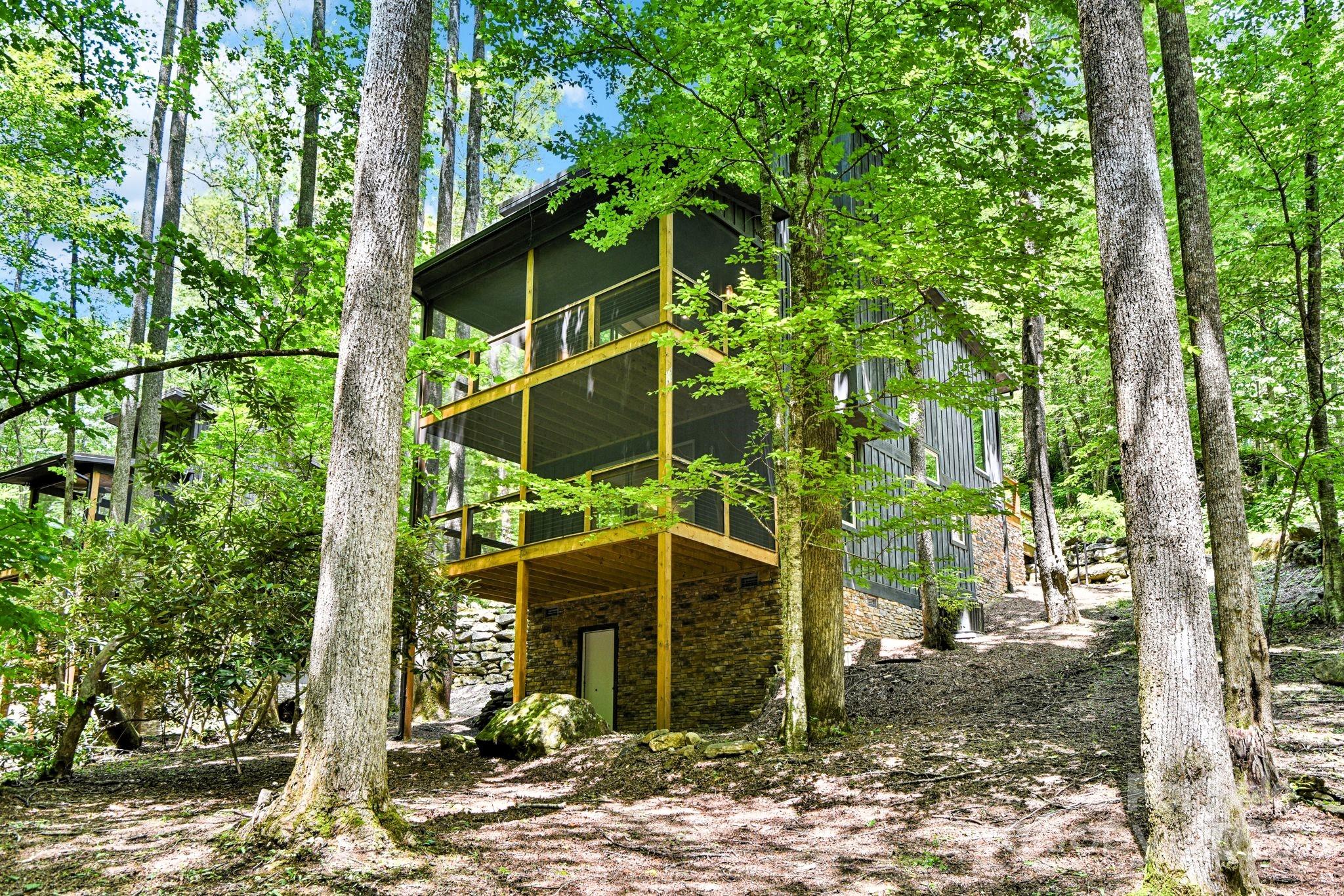 35 Creekside Village Court Property Photo 1