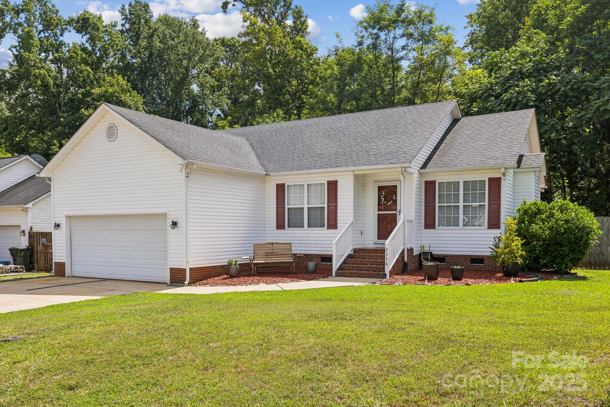 2336 Nuthatch Drive Property Photo 1