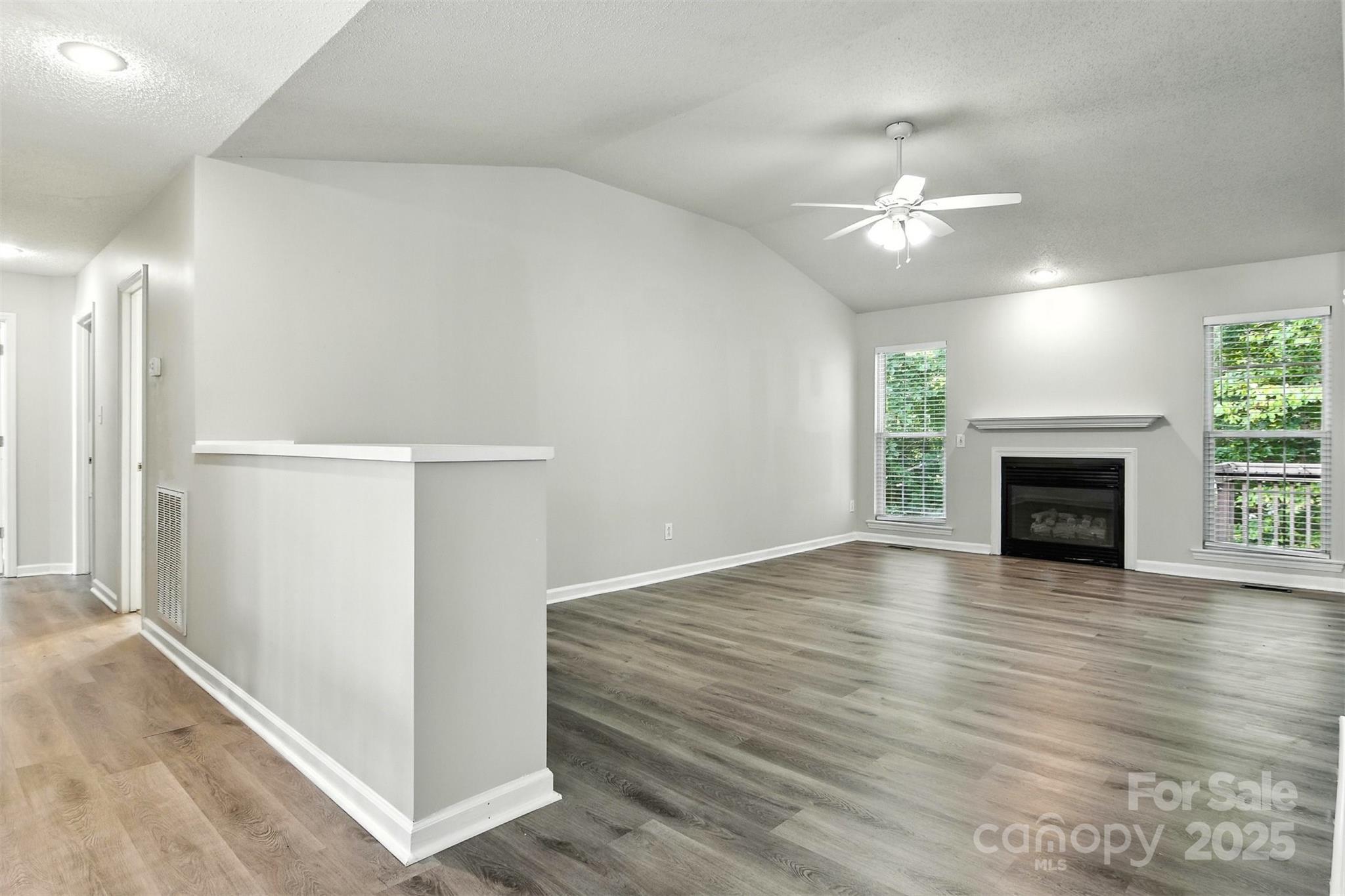 824 17th Avenue Drive Property Photo 5