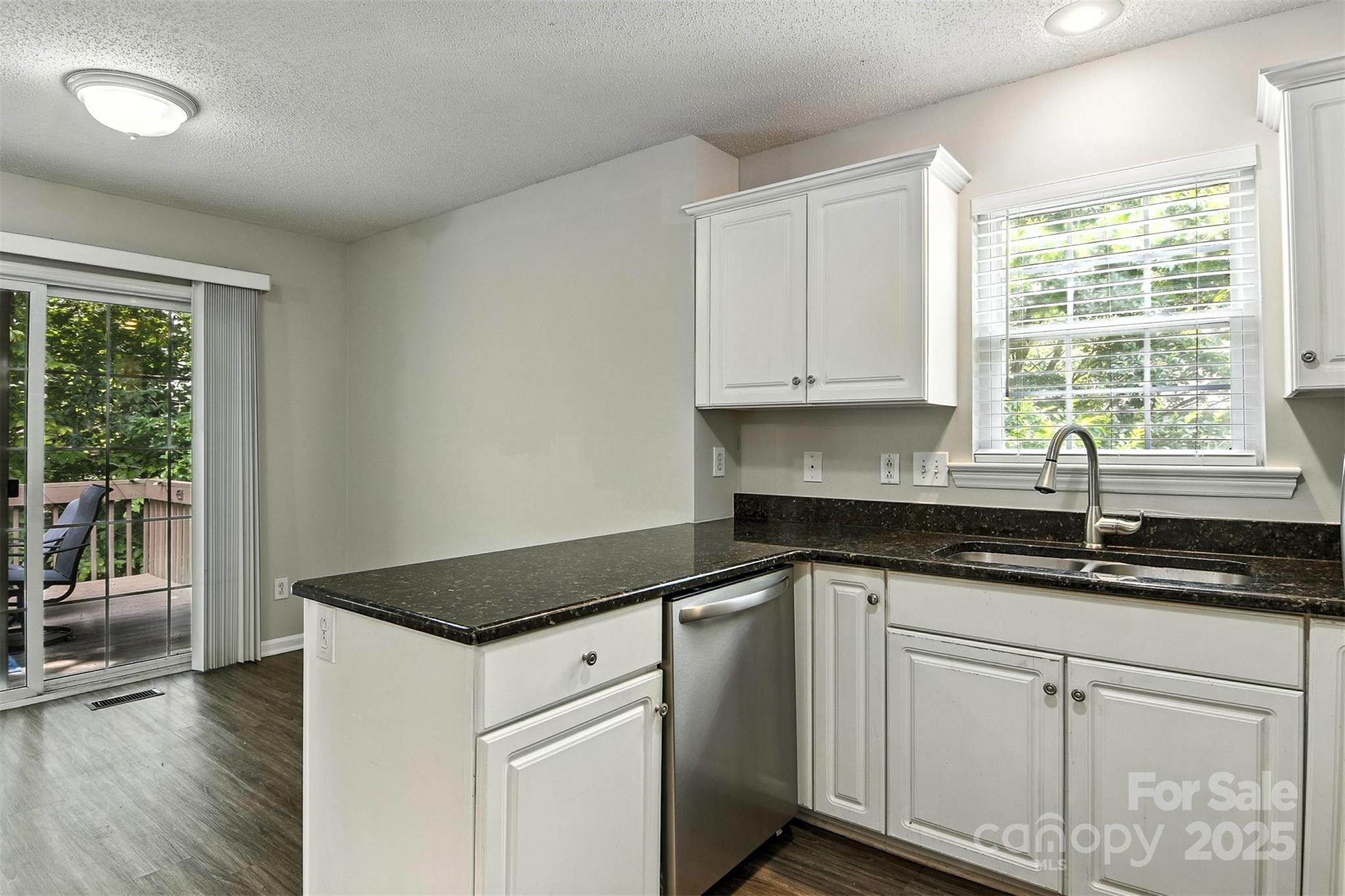 824 17th Avenue Drive Property Photo 16