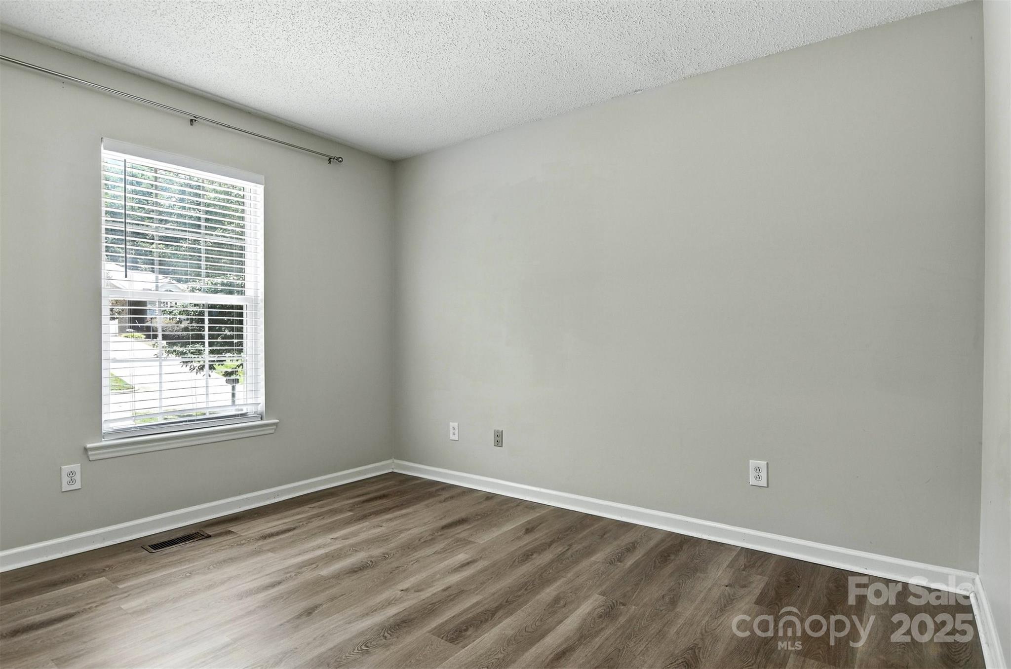 824 17th Avenue Drive Property Photo 28