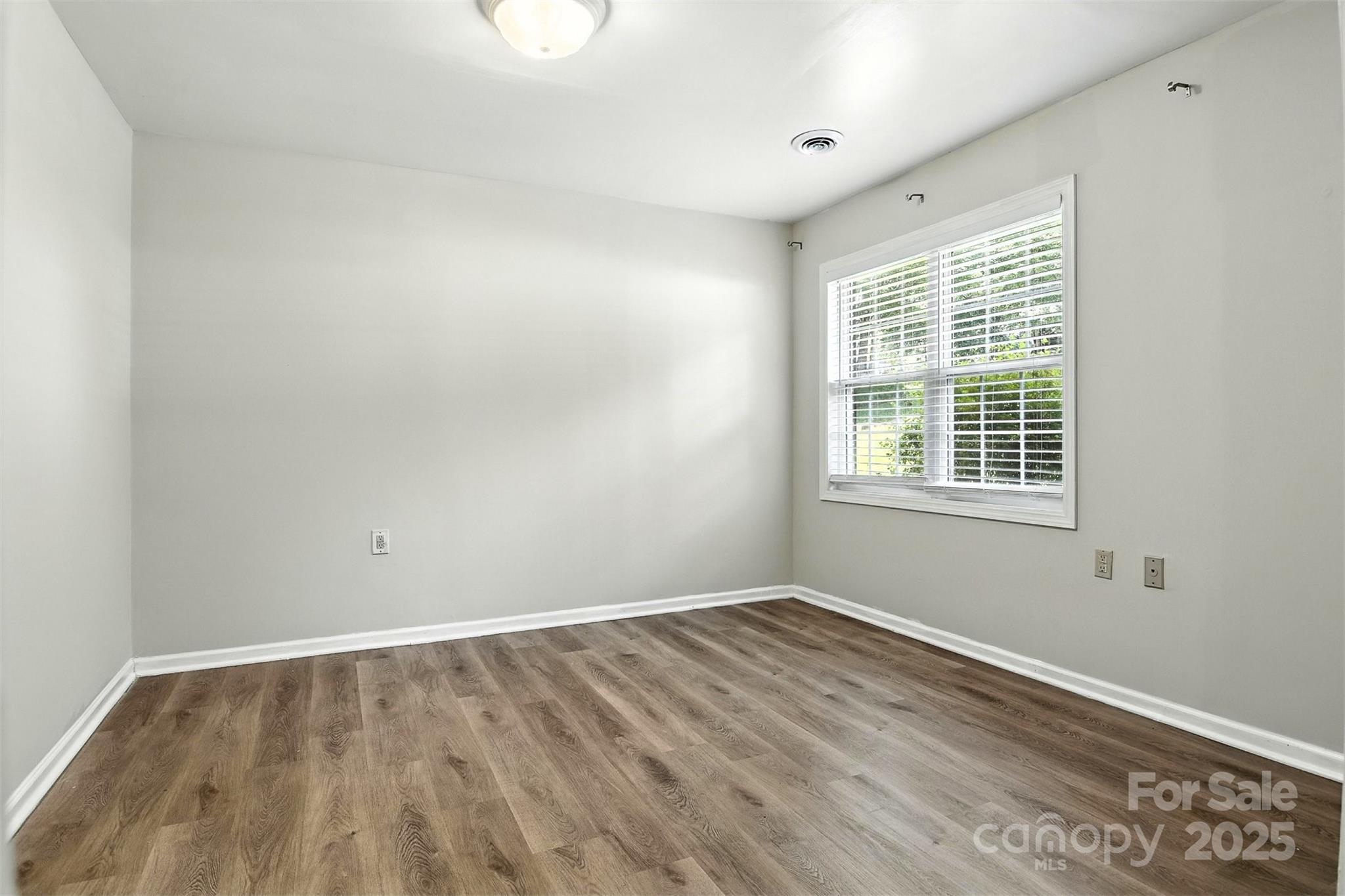 824 17th Avenue Drive Property Photo 34