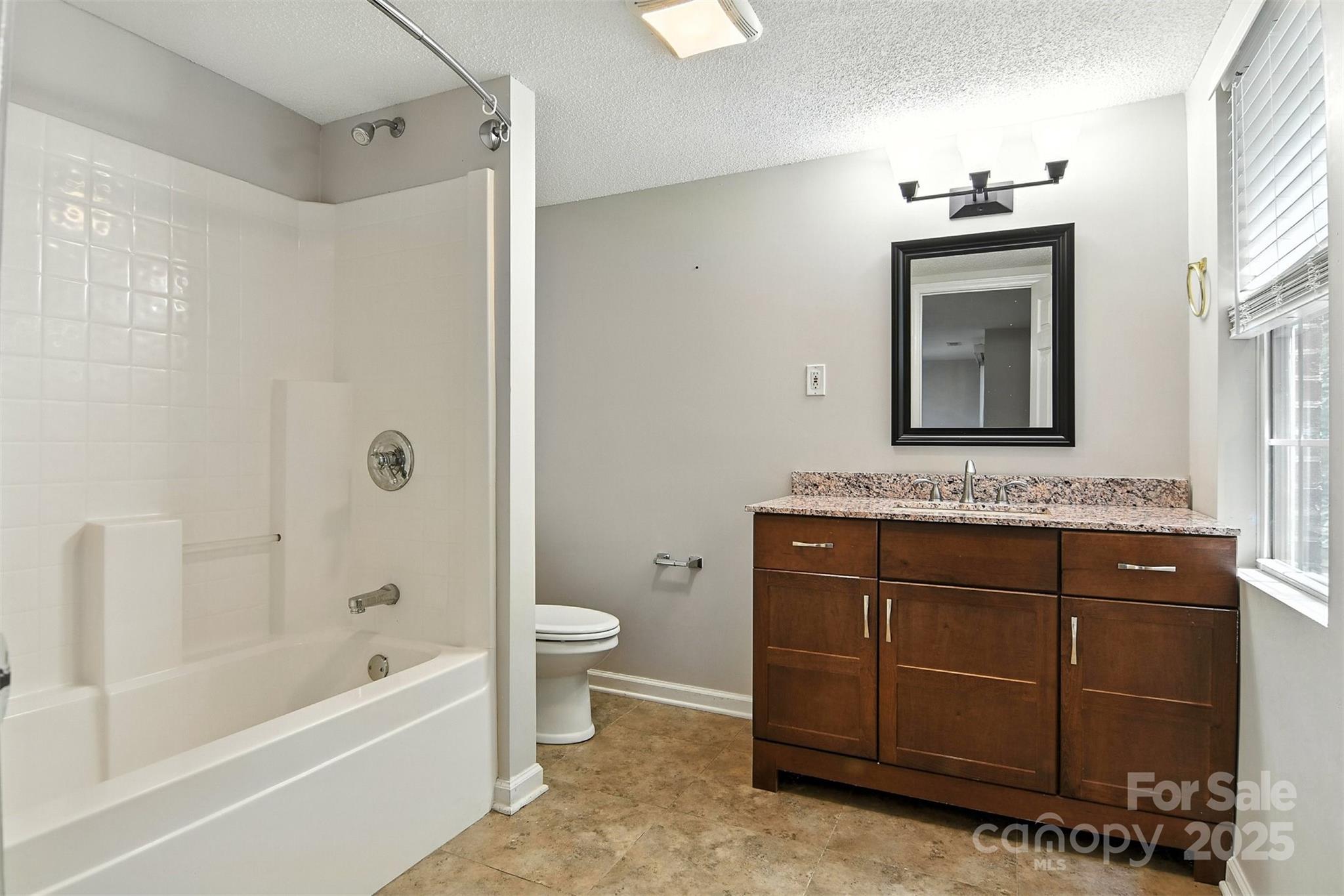 824 17th Avenue Drive Property Photo 35