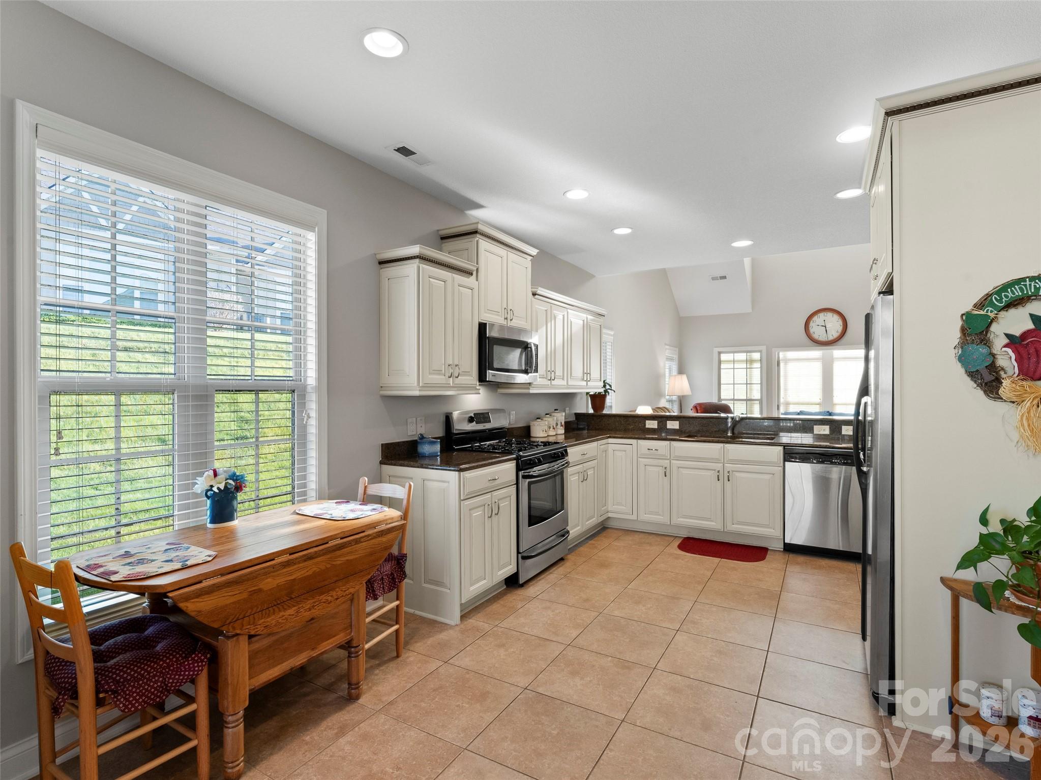 22 Florian Lane Property Photo 7