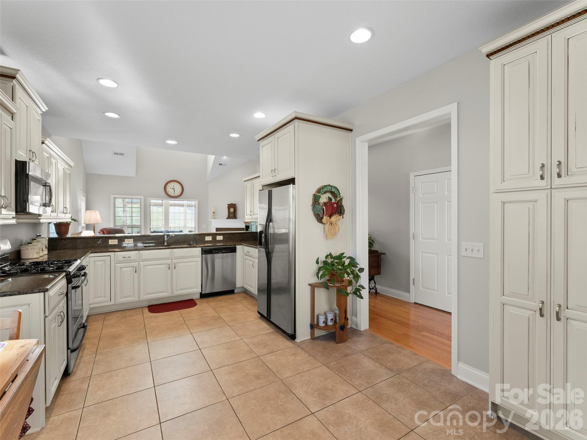 22 Florian Lane Property Photo 8