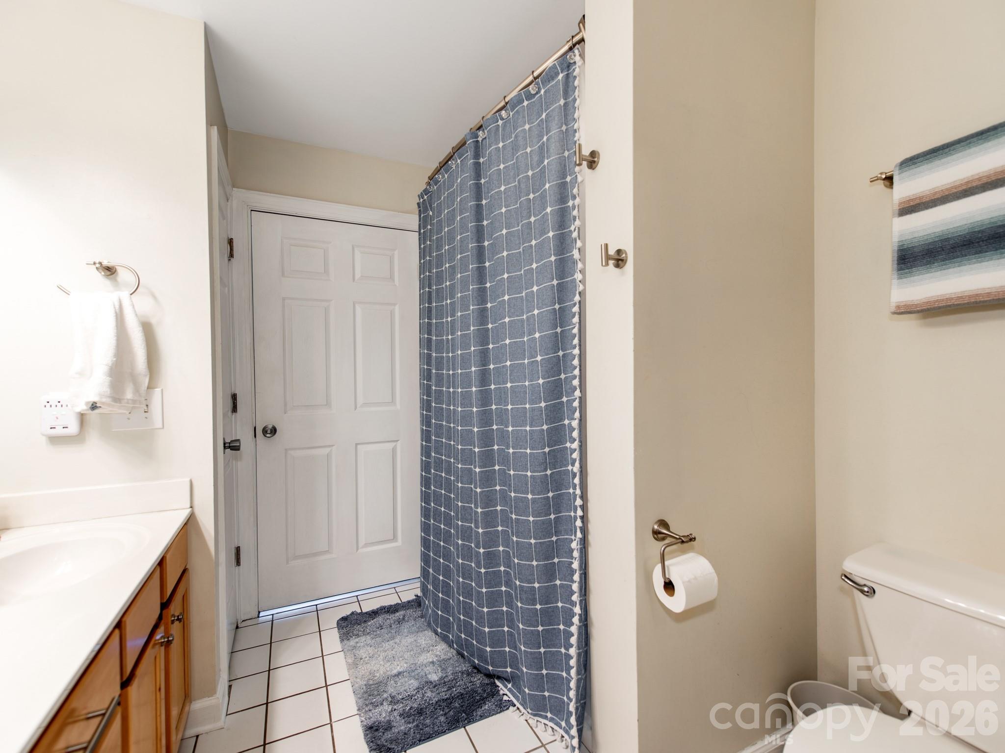 718 W Trade Street 414 Property Photo 21