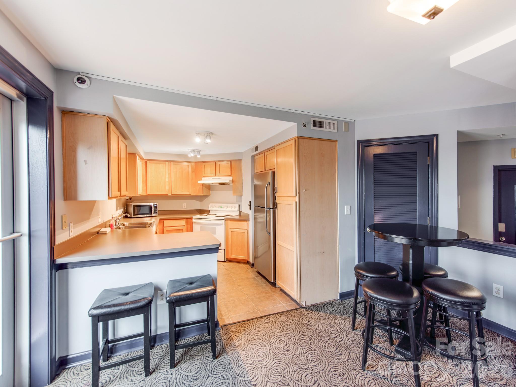 718 W Trade Street 414 Property Photo 27