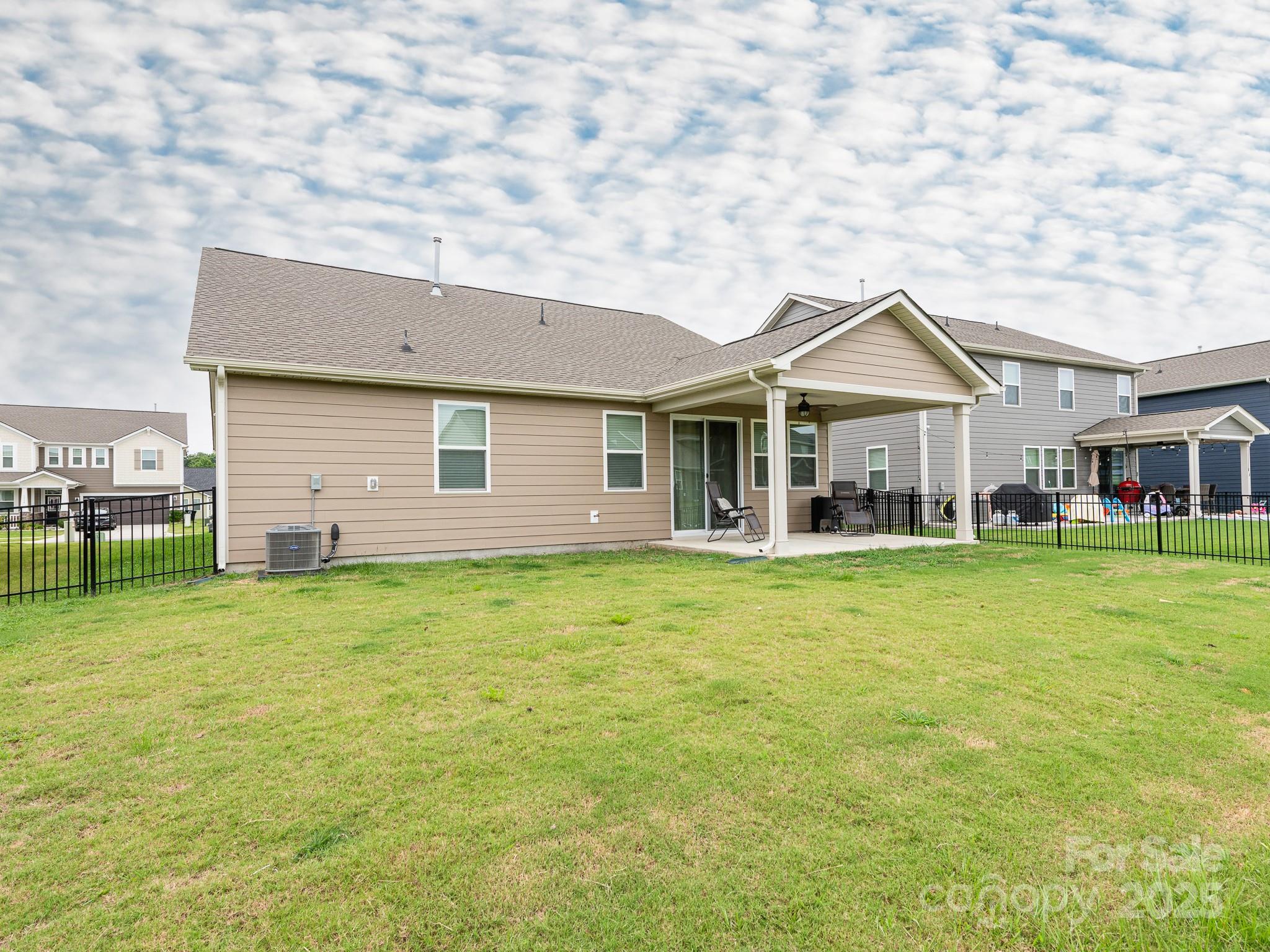 1711 Woodend Drive Property Photo 12
