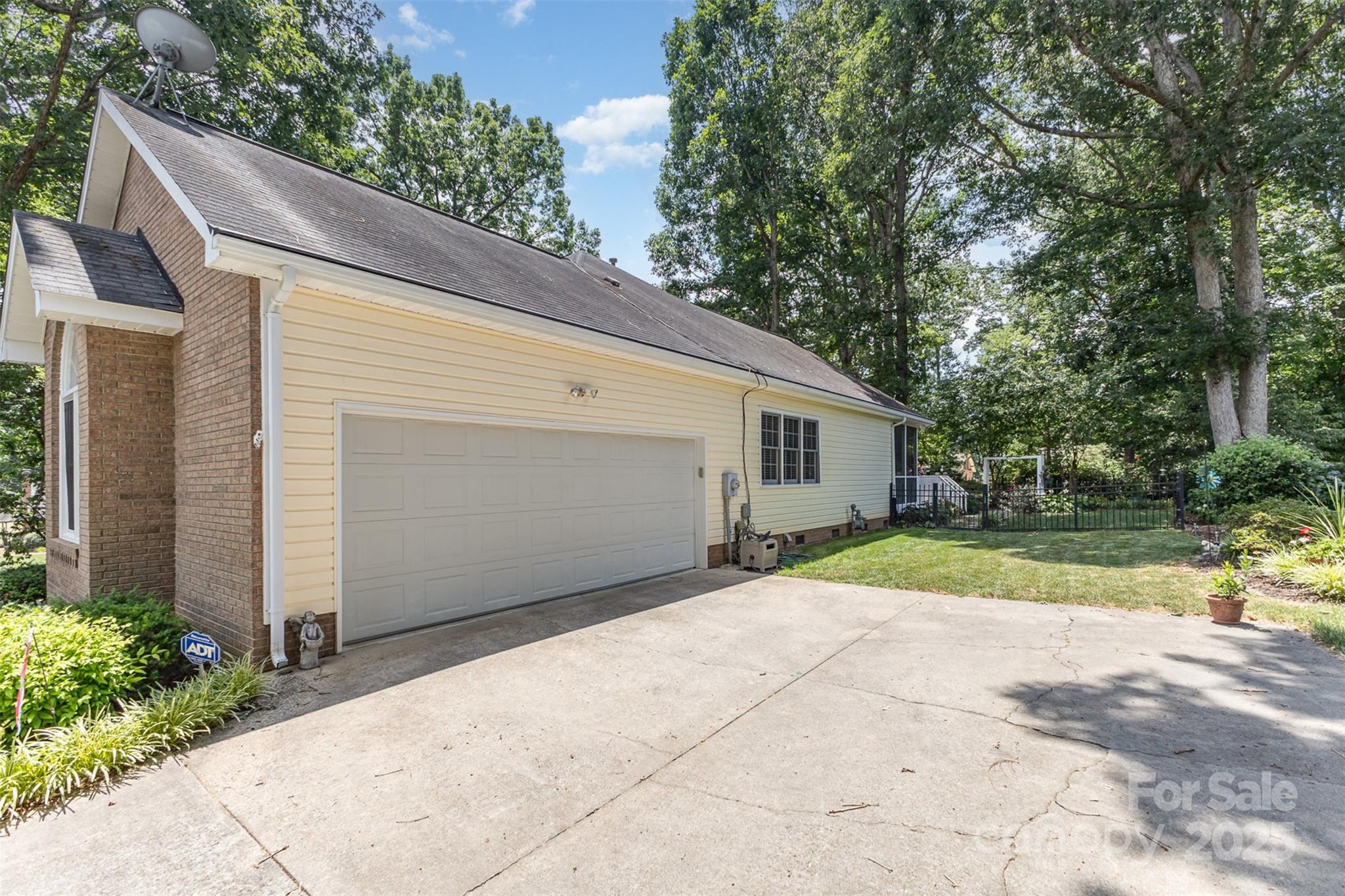101 Citation Lane Property Photo 37