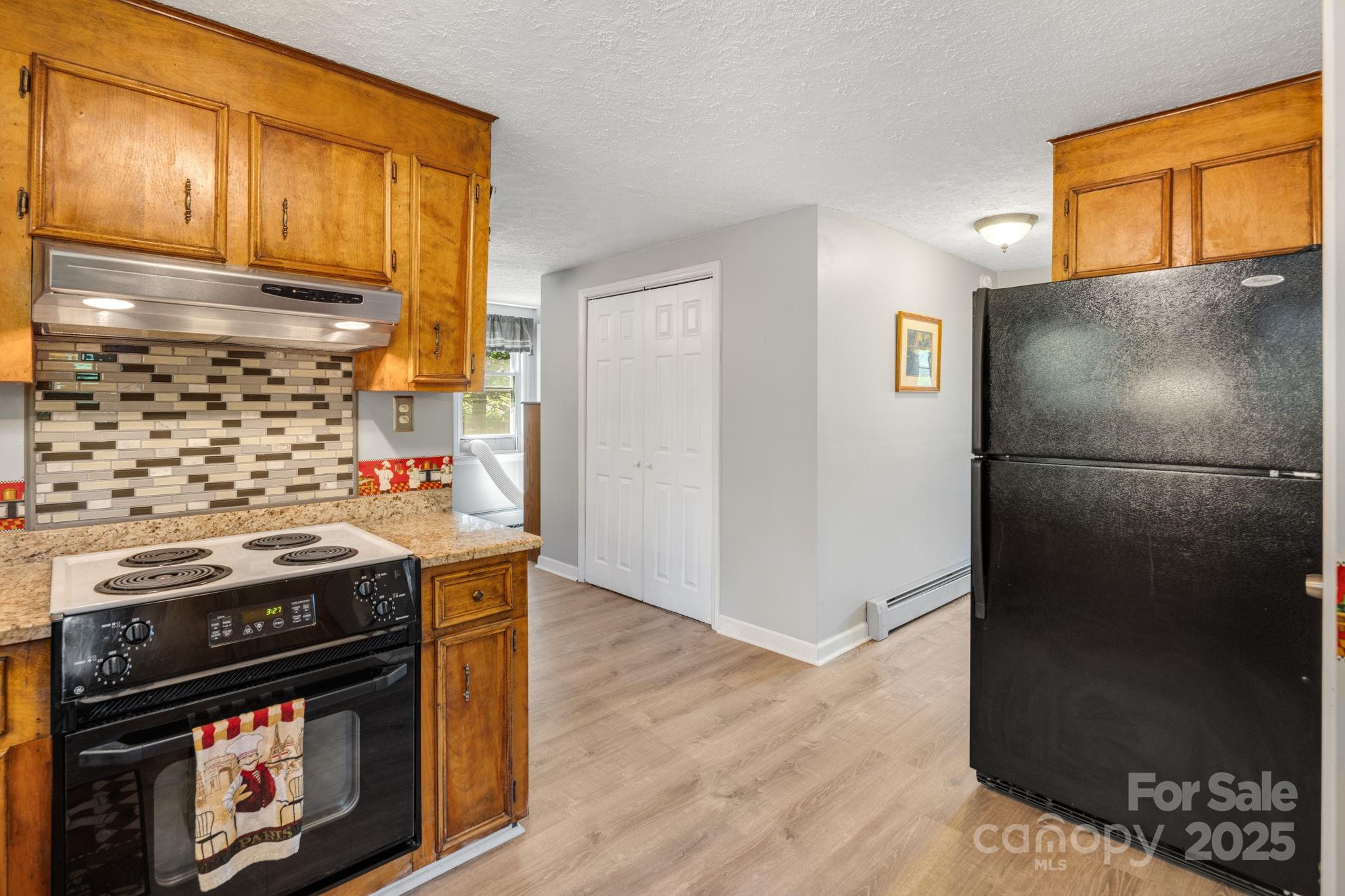 1058 Howard Gap Loop Road Property Photo 11