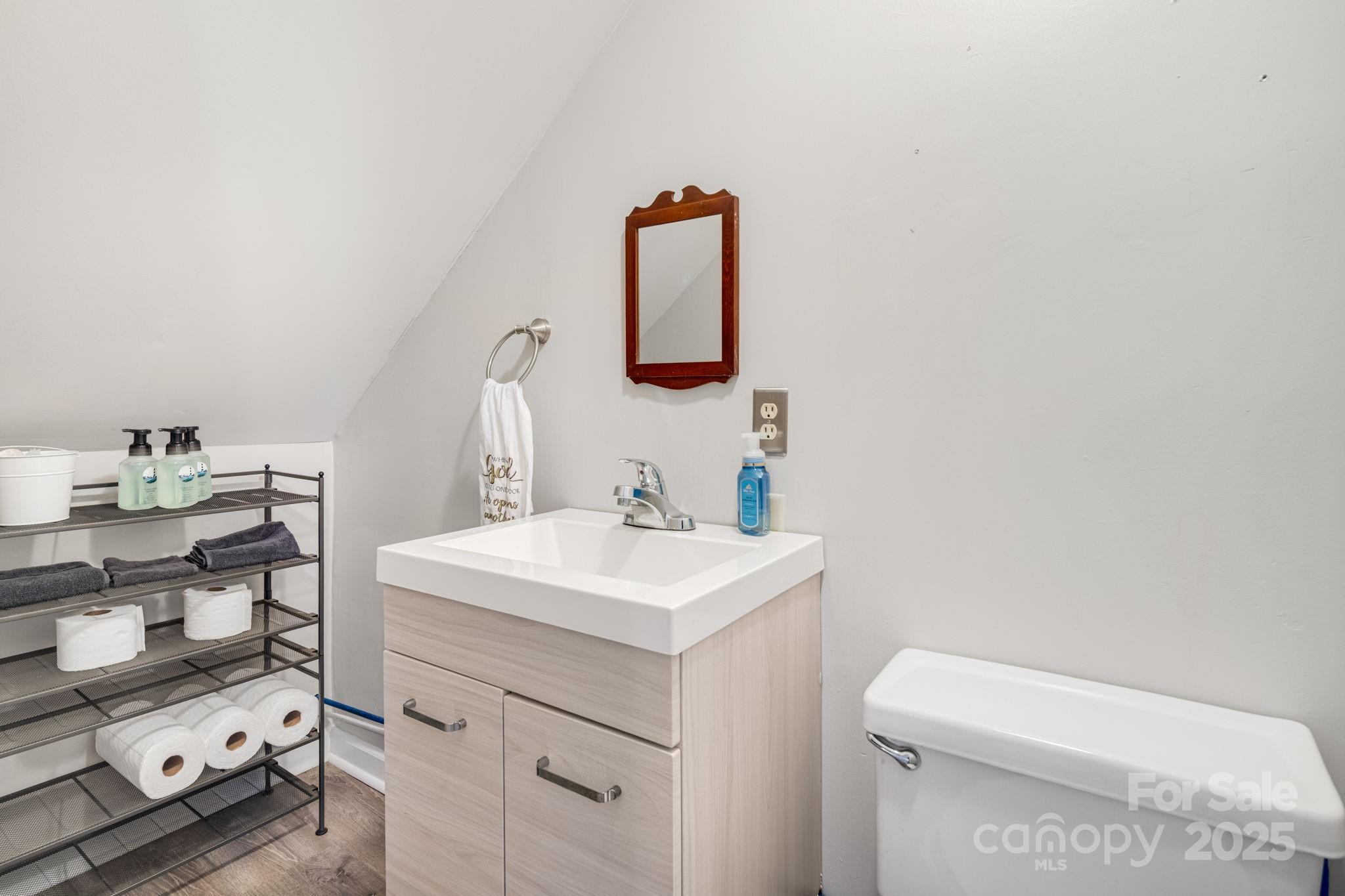 1058 Howard Gap Loop Road Property Photo 13