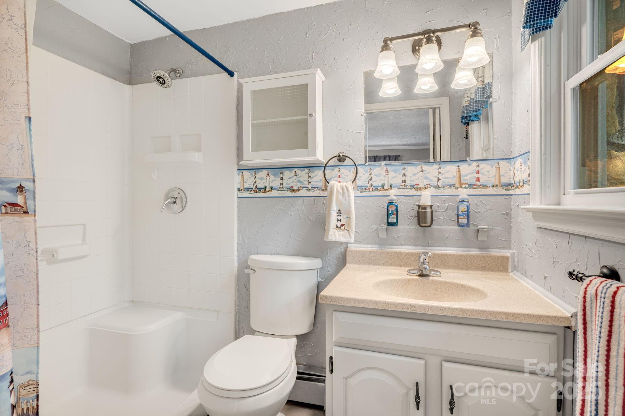 1058 Howard Gap Loop Road Property Photo 17