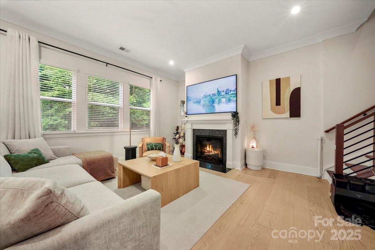 5021 Catterick Court Property Photo 4
