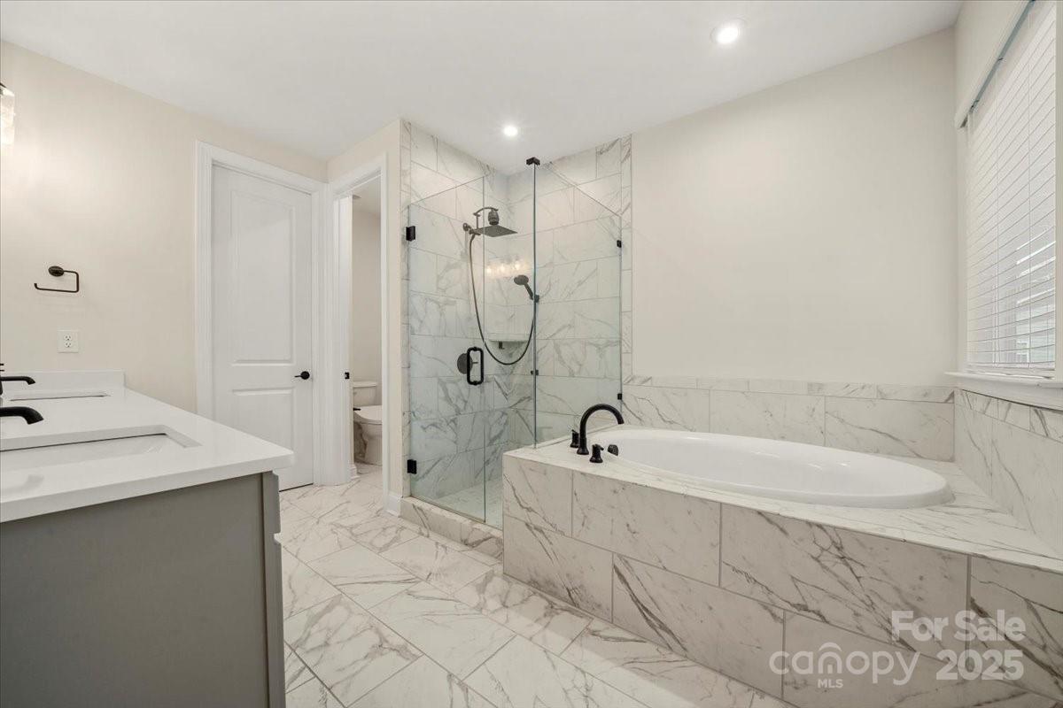 5021 Catterick Court Property Photo 9