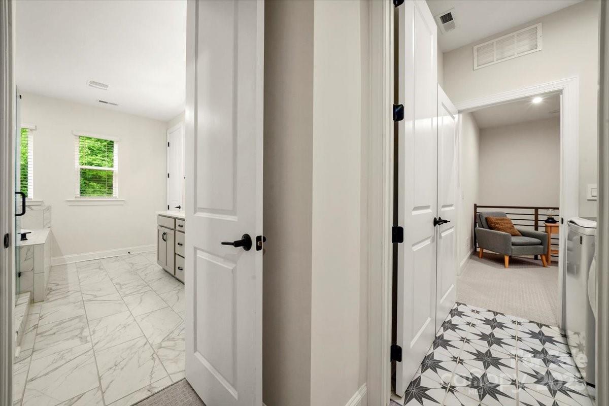 5021 Catterick Court Property Photo 10