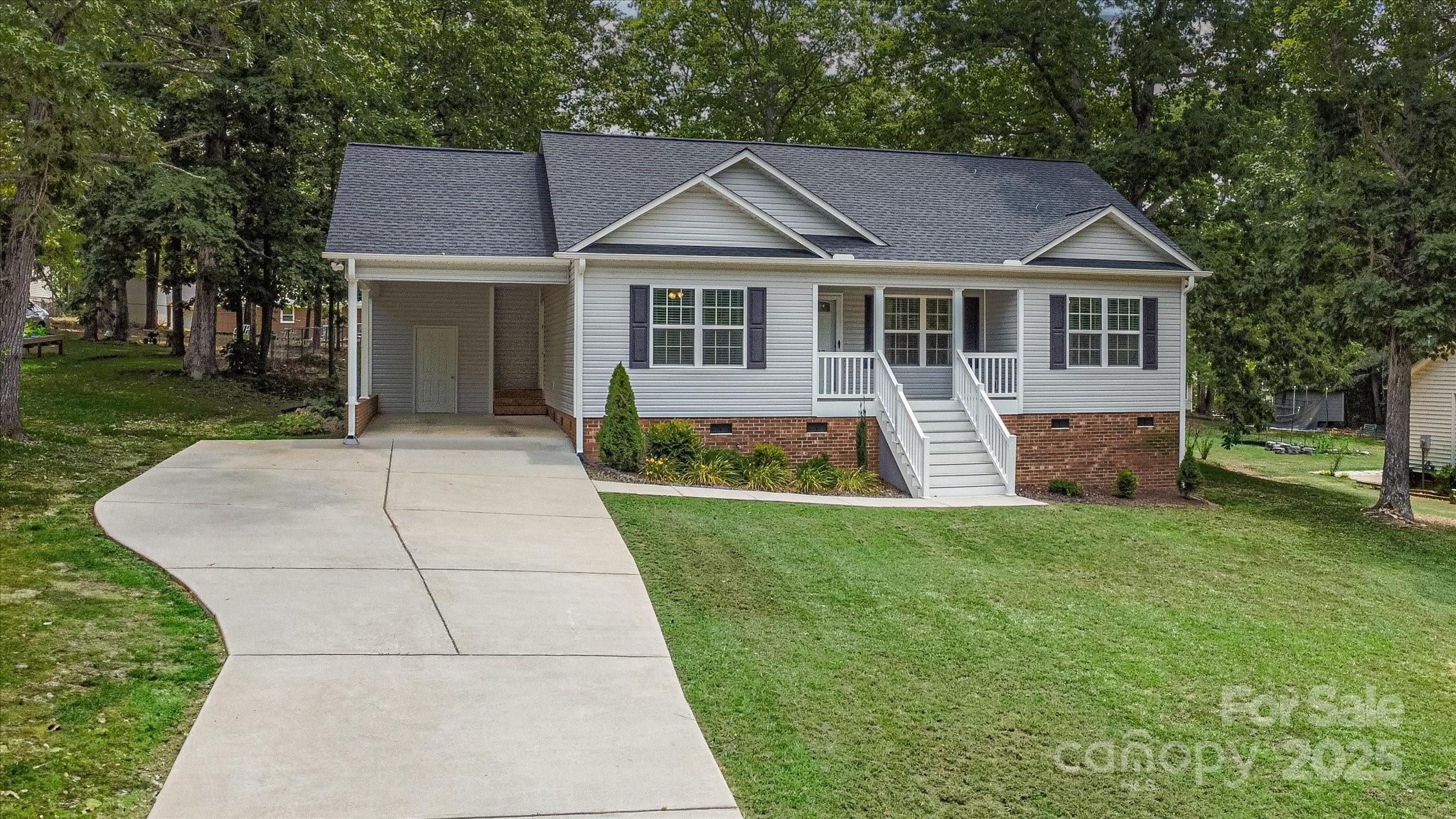 1447 Carmel Road Property Photo