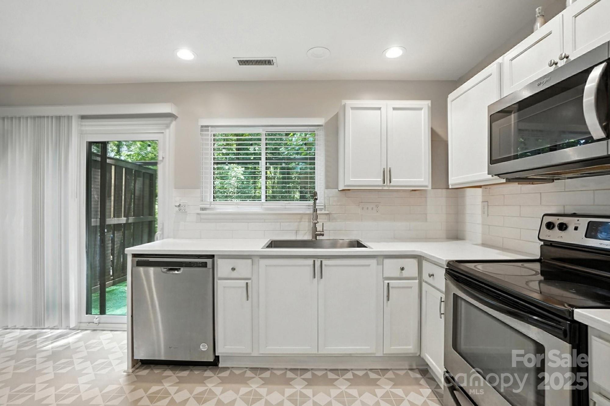 2509 Kilborne Drive J Property Photo 10